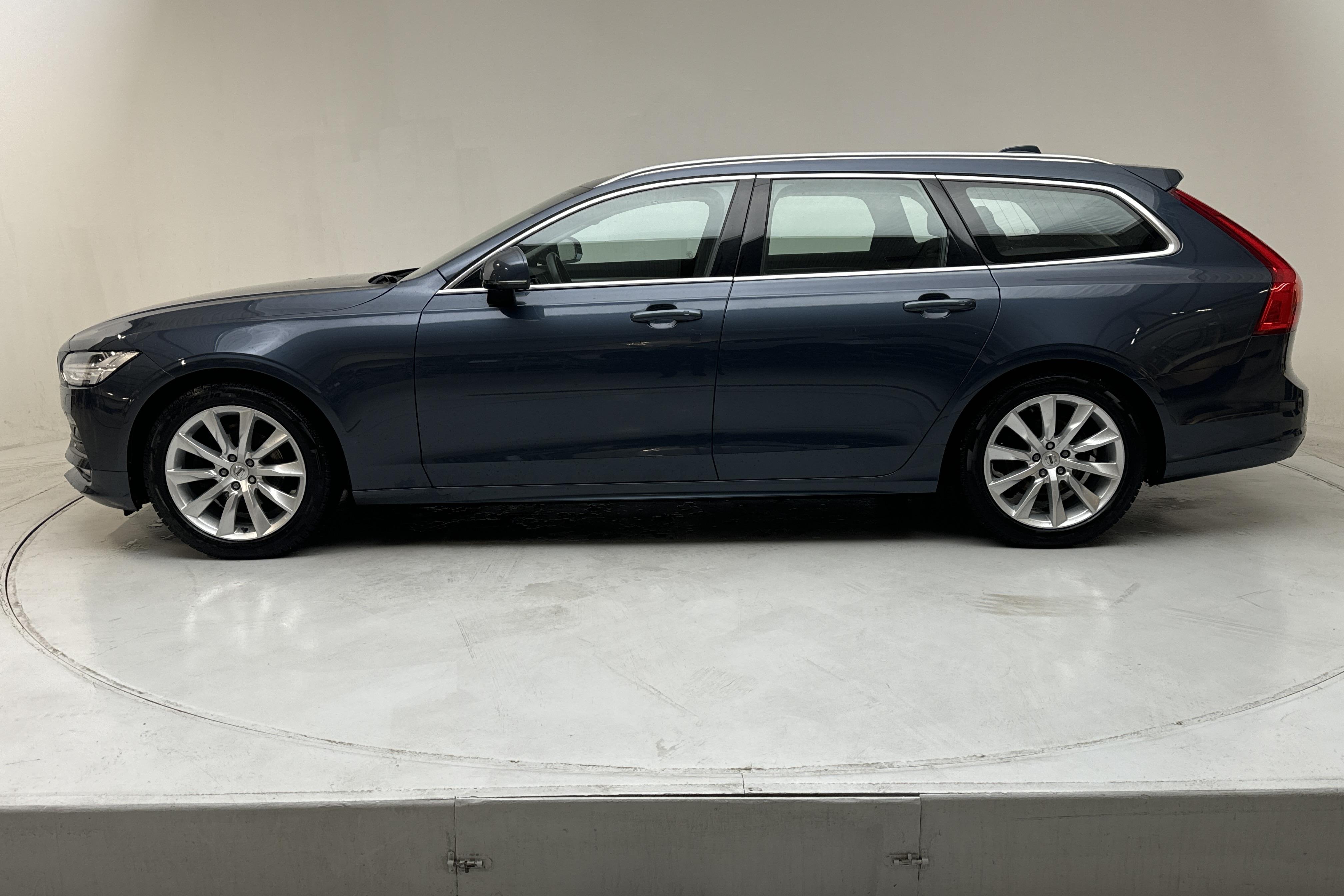 Volvo V90 T4 (190hk) - 51 380 km - Automatic - Dark Blue - 2020