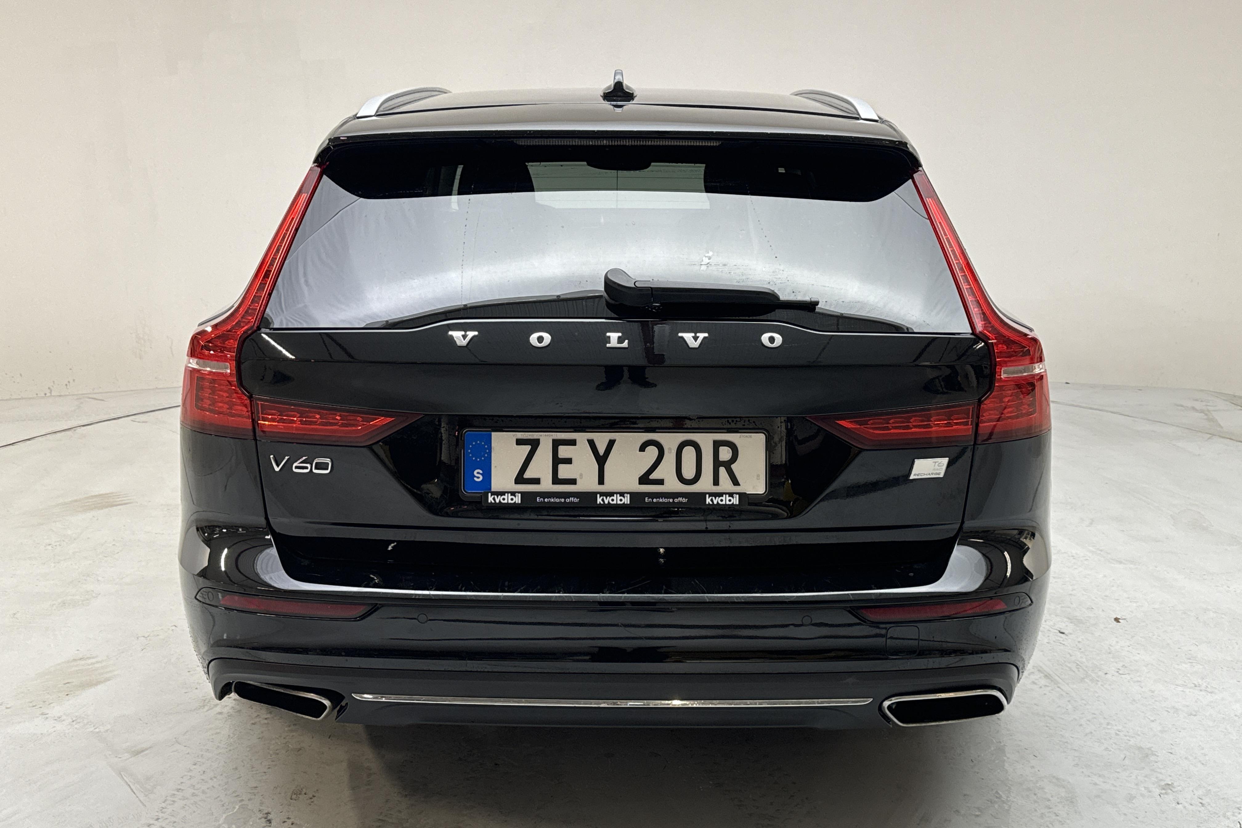 Volvo V60 T6 AWD Recharge (340hk) - 141 080 km - Automaattinen - musta - 2021