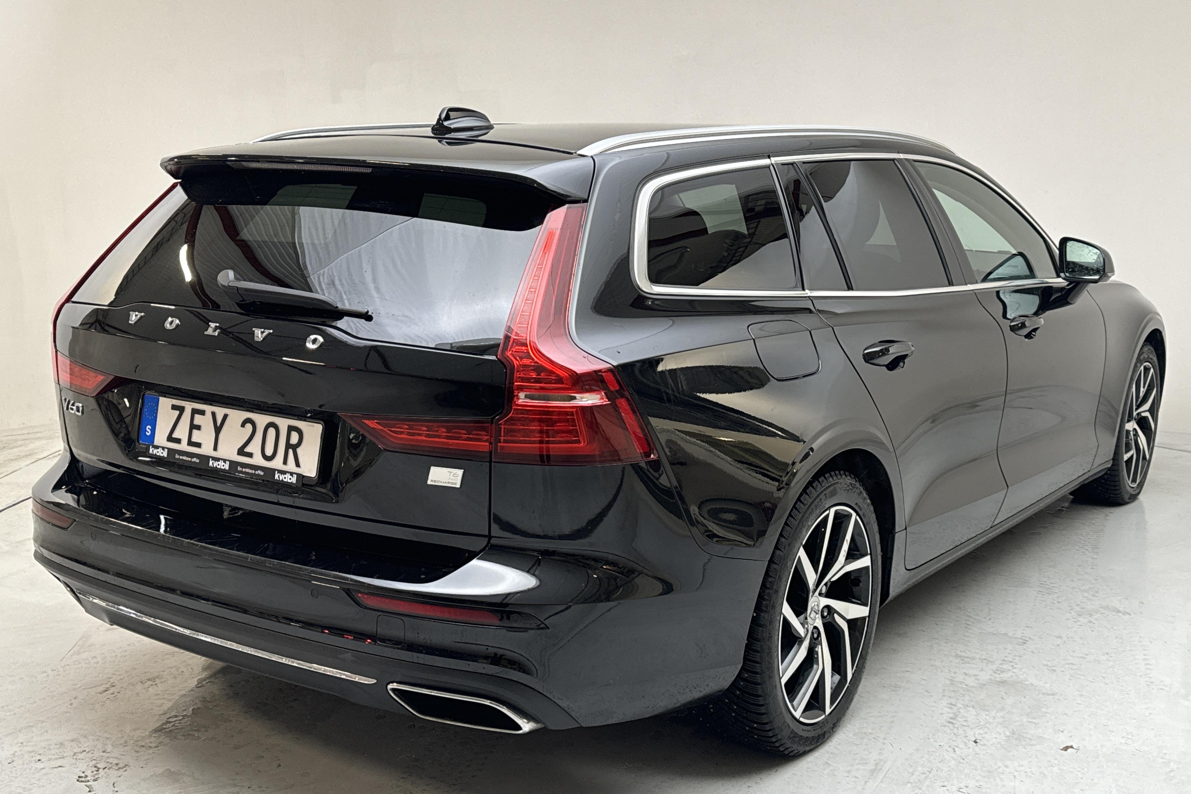 Volvo V60 T6 AWD Recharge (340hk) - 141 080 km - Automaatne - must - 2021