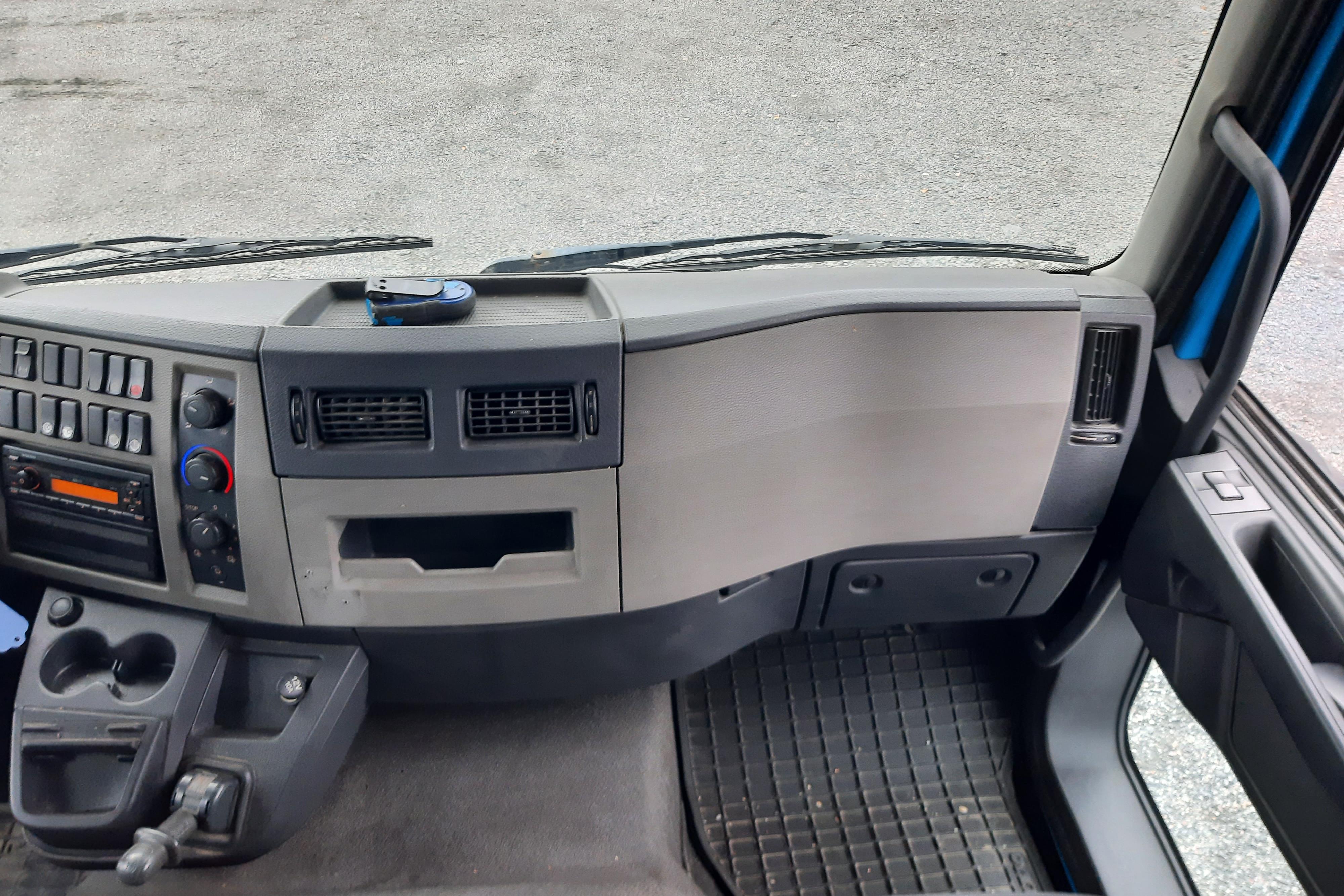 Volvo FL240 - 453 165 km - Automat - blå - 2014