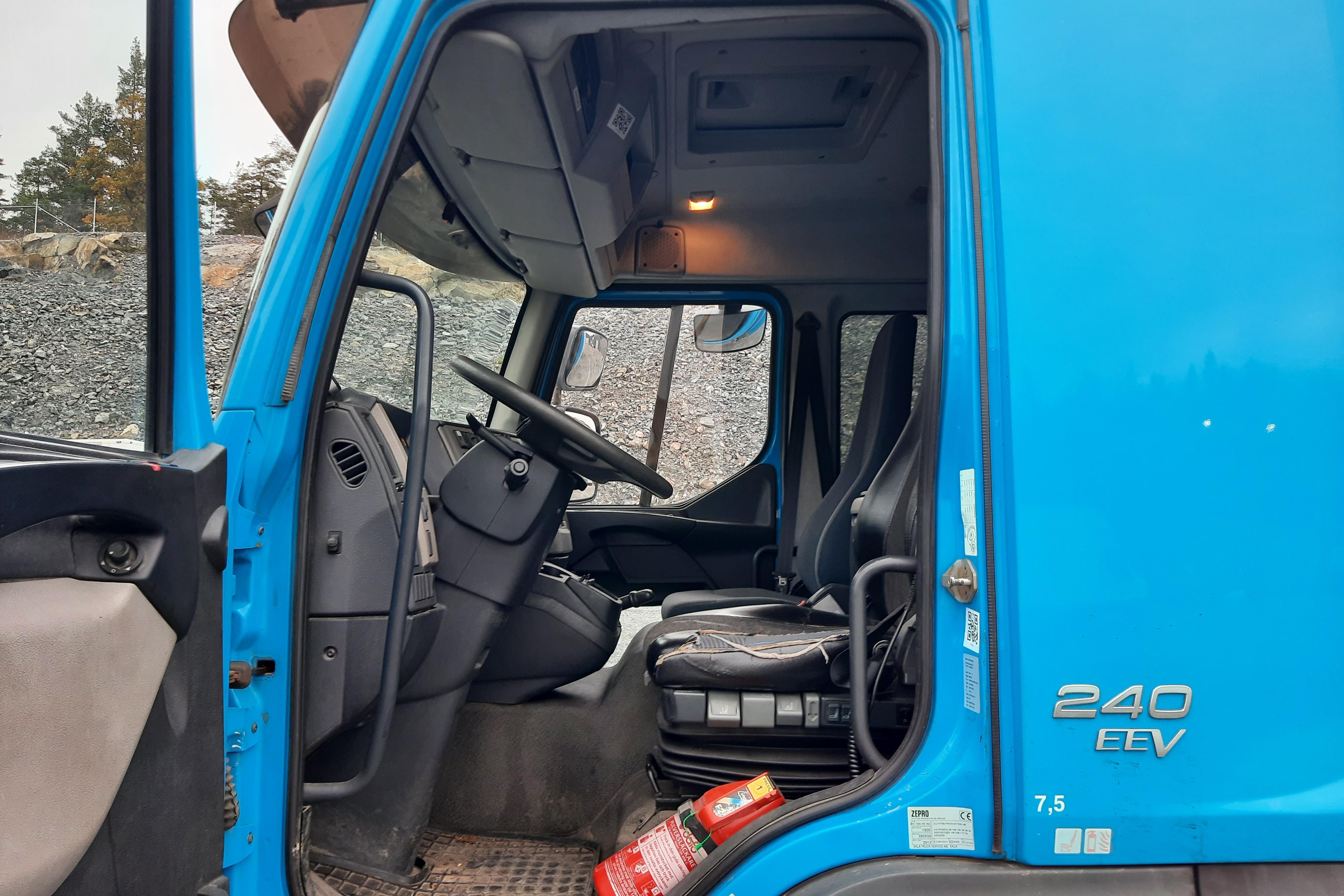 Volvo FL240 - 453 165 km - Automat - blå - 2014