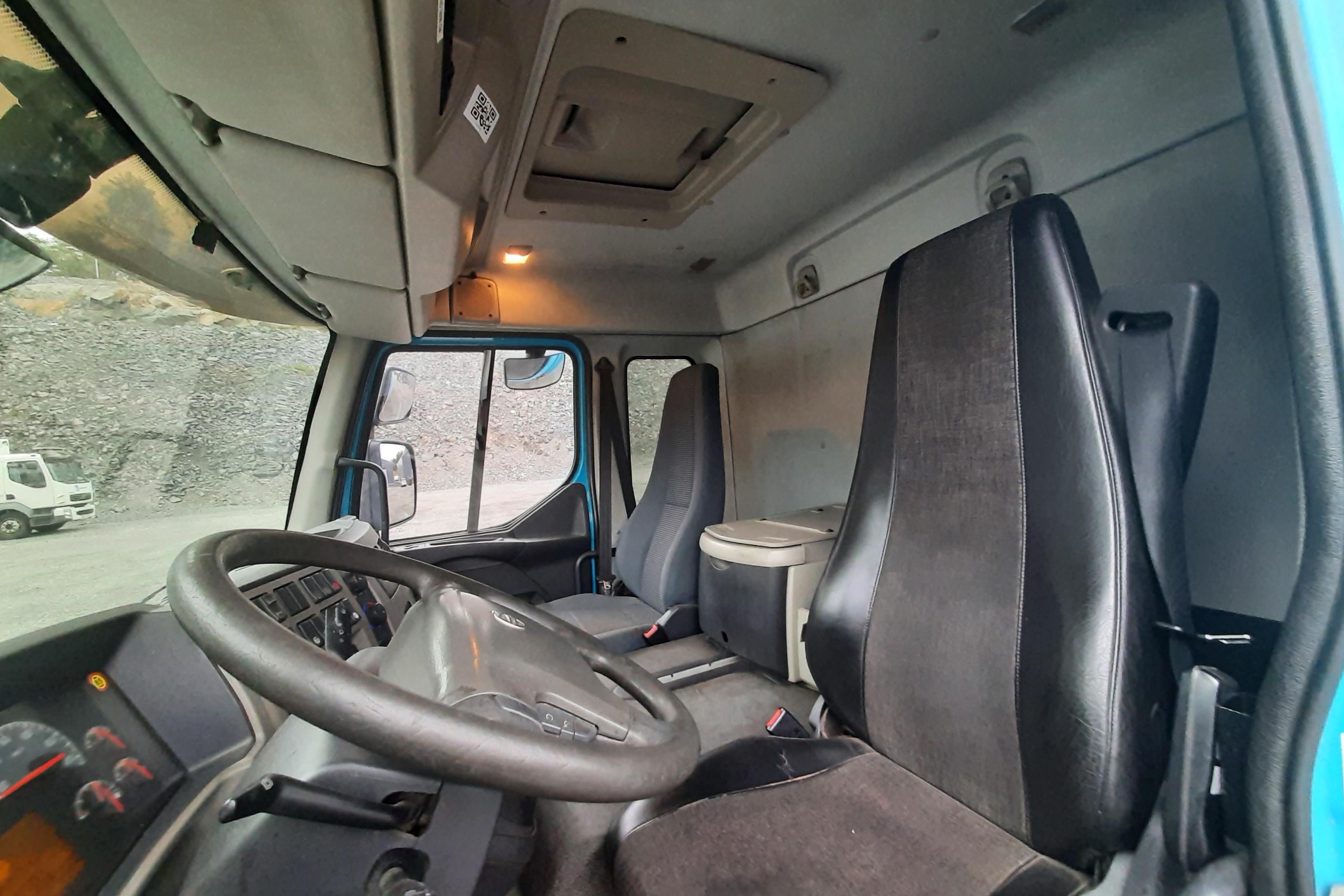 Volvo FL240 - 453 165 km - Automat - blå - 2014