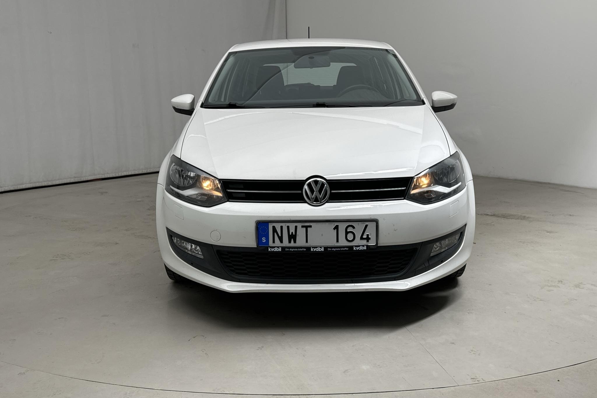 VW Polo 1.4 5dr (85hk) - 6 137 mil - Manuell - vit - 2014