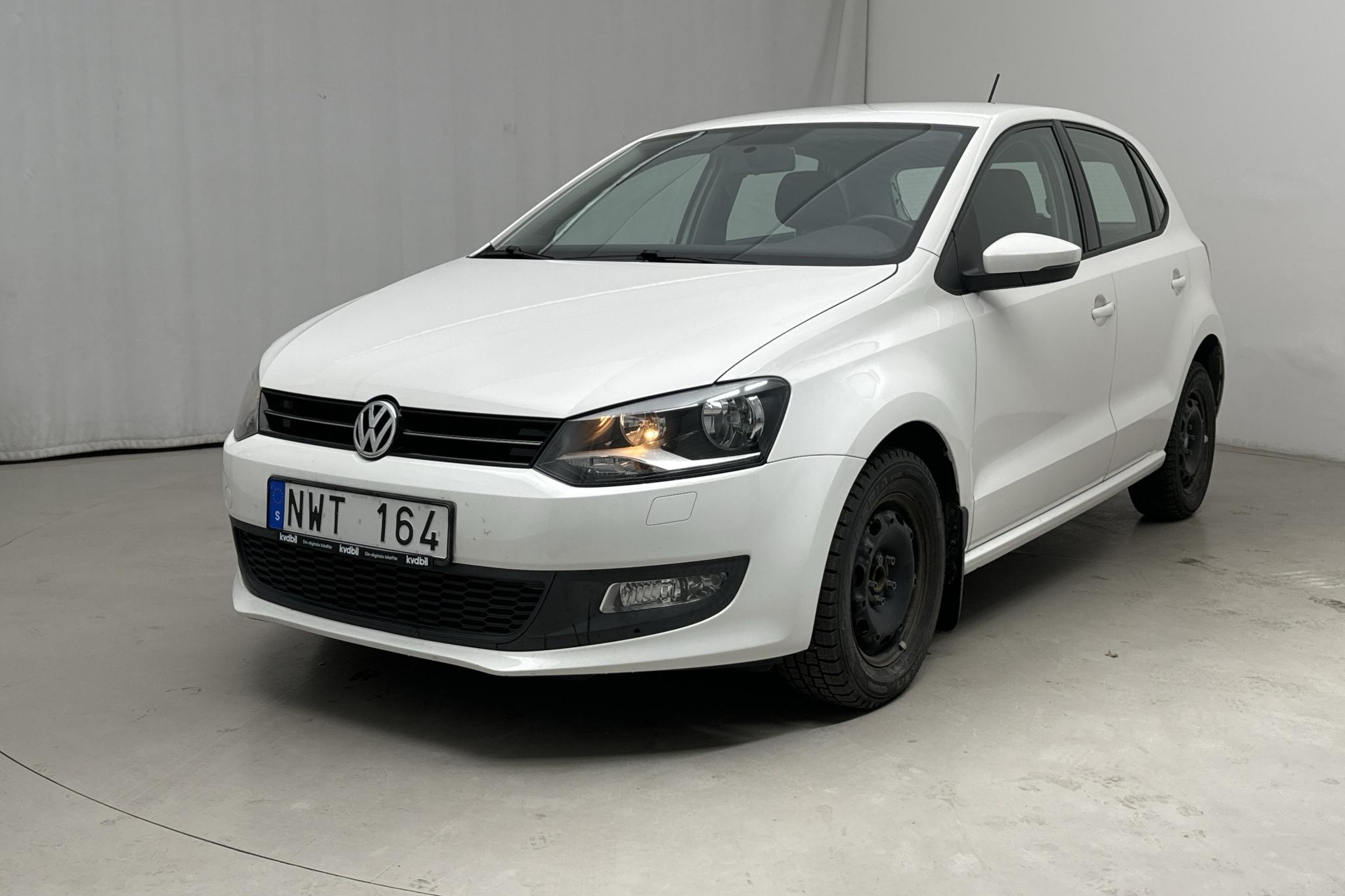 VW Polo 1.4 5dr (85hk) - 6 137 mil - Manuell - vit - 2014