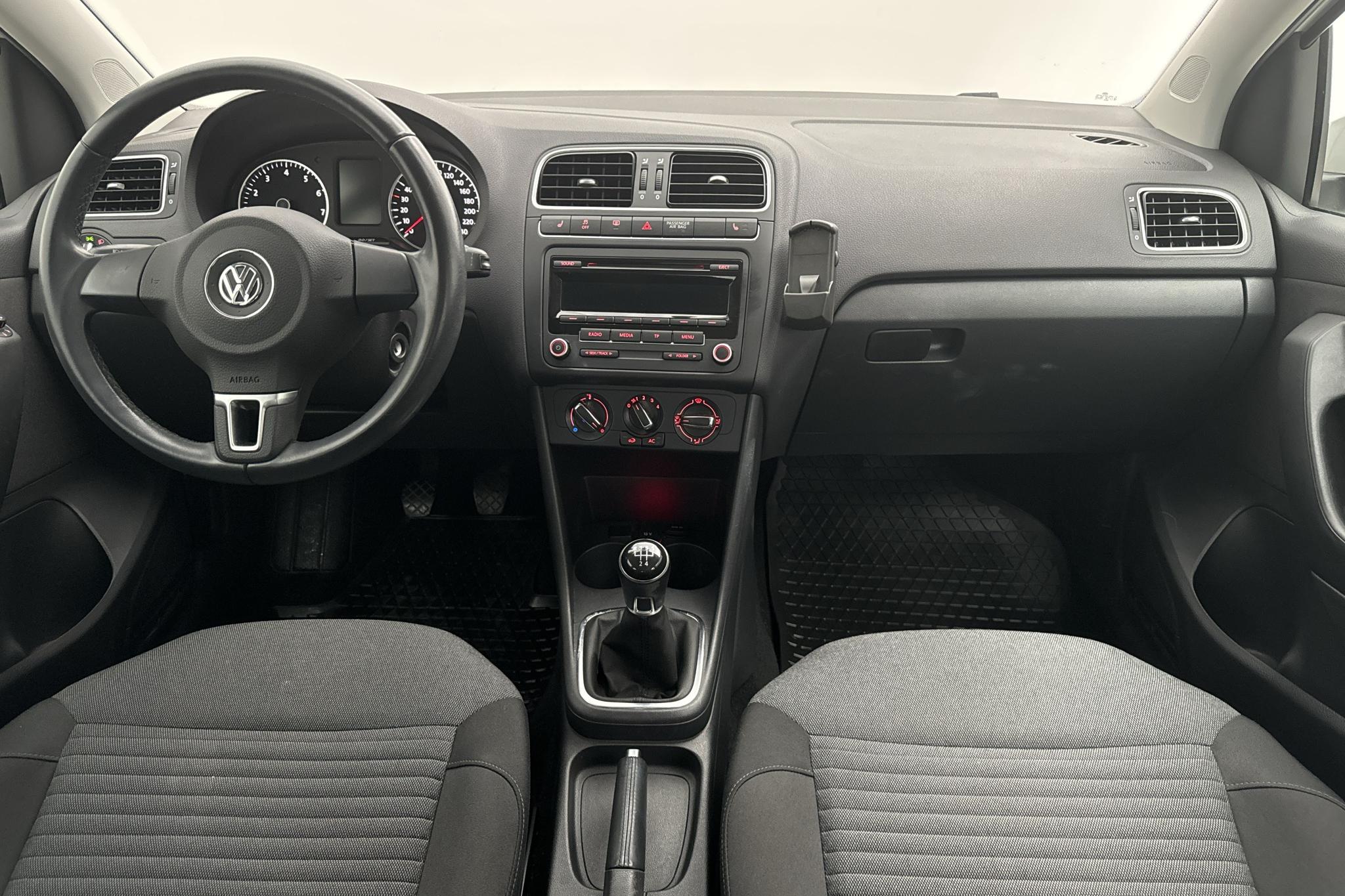 VW Polo 1.4 5dr (85hk) - 6 137 mil - Manuell - vit - 2014