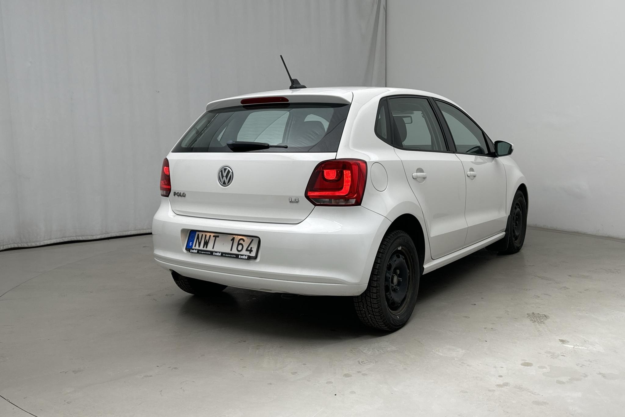 VW Polo 1.4 5dr (85hk) - 6 137 mil - Manuell - vit - 2014