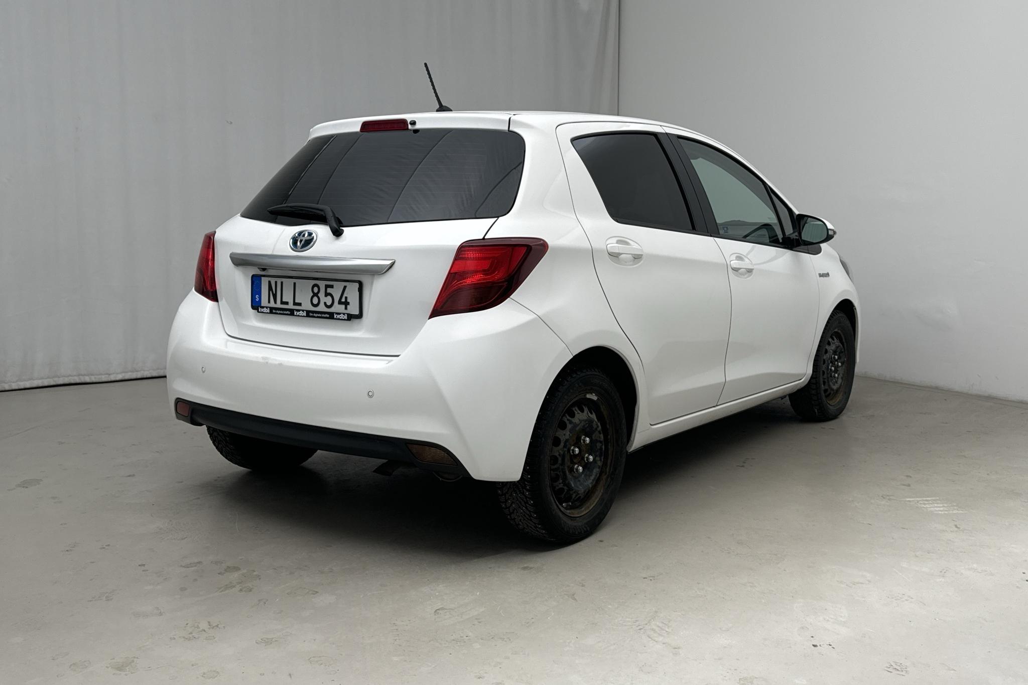 Toyota Yaris 1.5 HSD 5dr (75hk) - 49 950 km - Automatyczna - biały - 2016