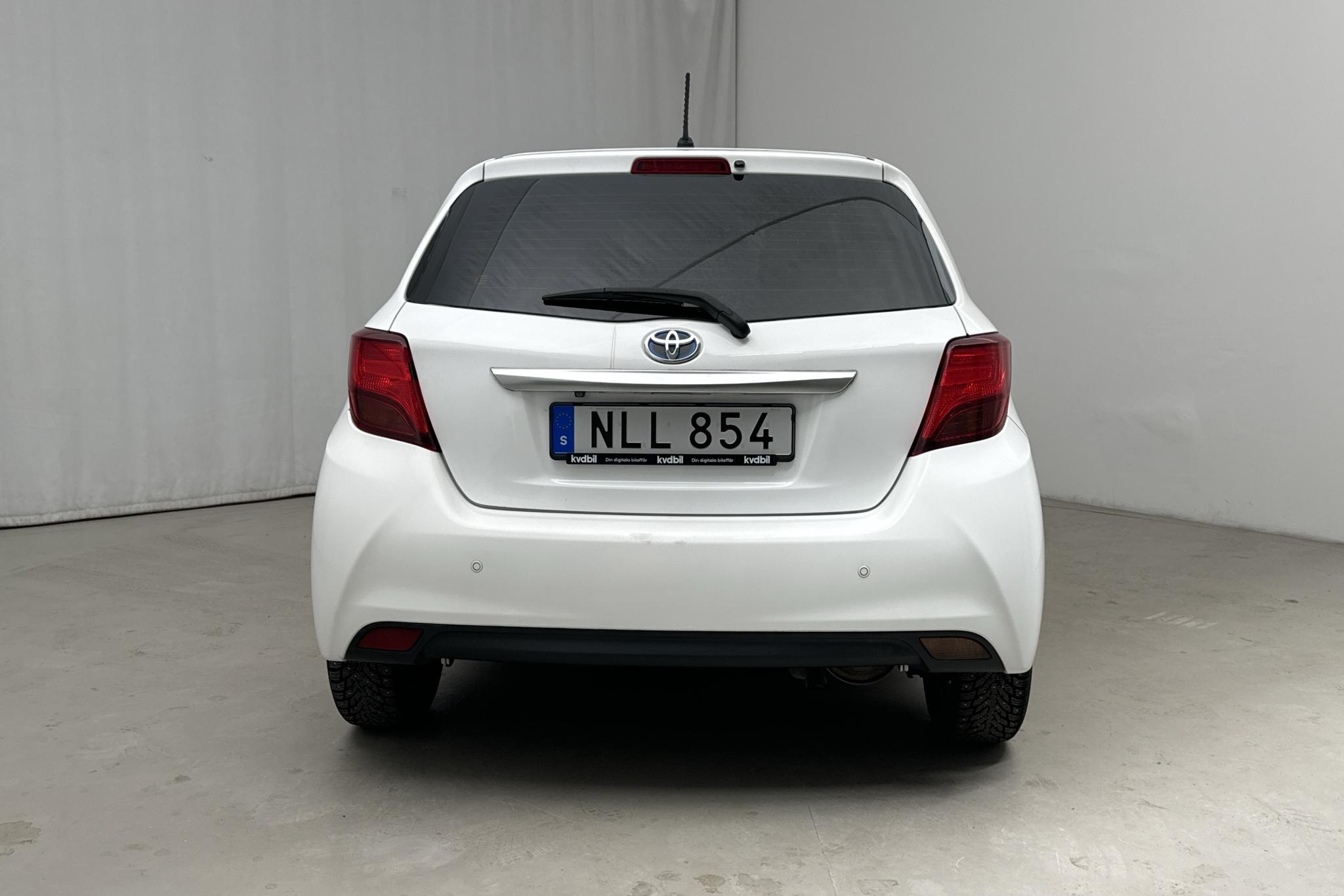 Toyota Yaris 1.5 HSD 5dr (75hk) - 49 950 km - Automatyczna - biały - 2016