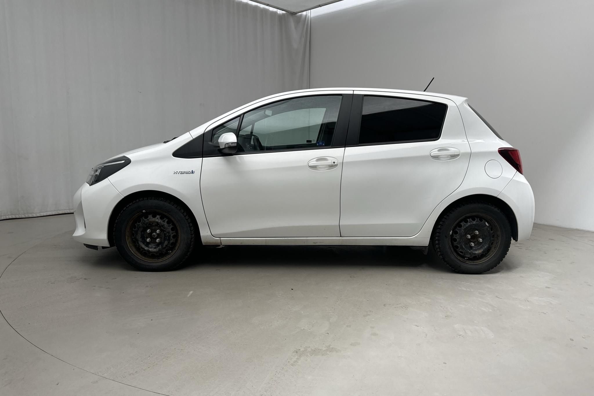 Toyota Yaris 1.5 HSD 5dr (75hk) - 49 950 km - Automatyczna - biały - 2016