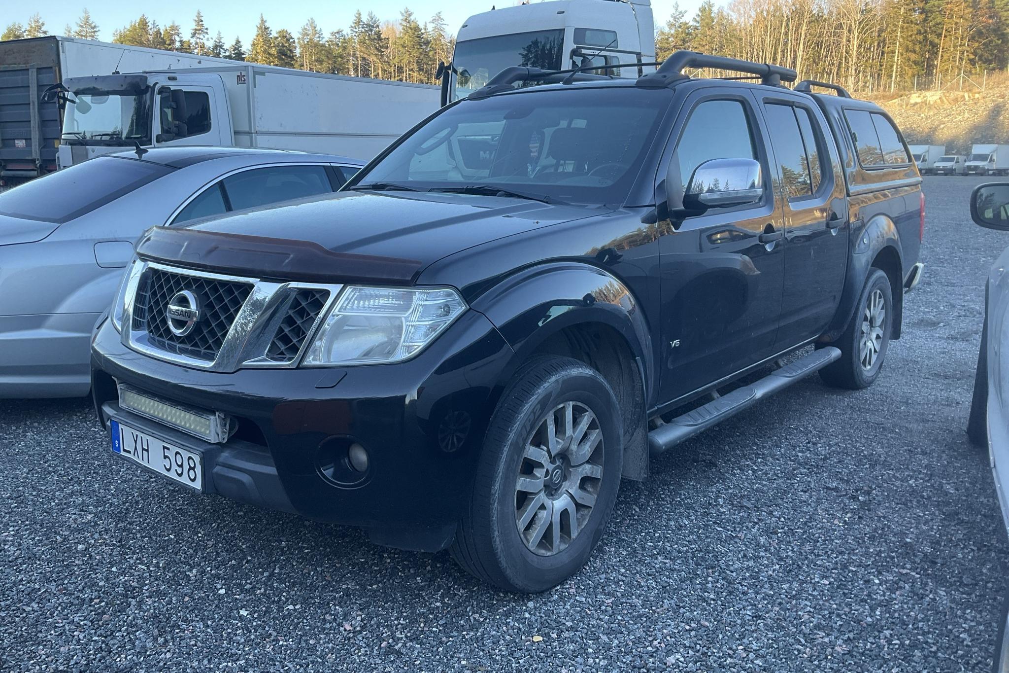 Nissan Navara 3.0 dCi V6 (231hk) - 0 mil - Automat - svart - 2012