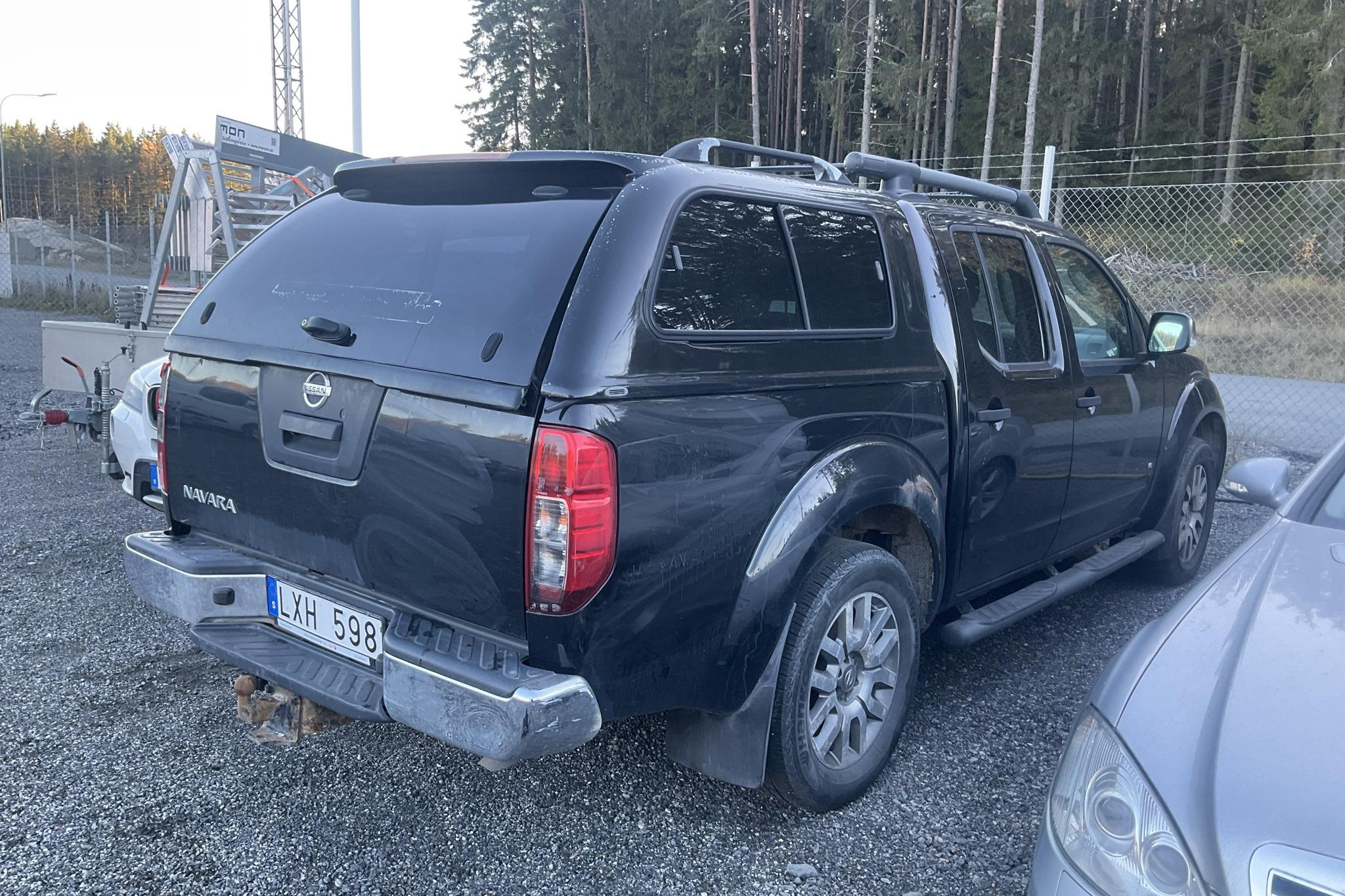 Nissan Navara 3.0 dCi V6 (231hk) - 0 mil - Automat - svart - 2012