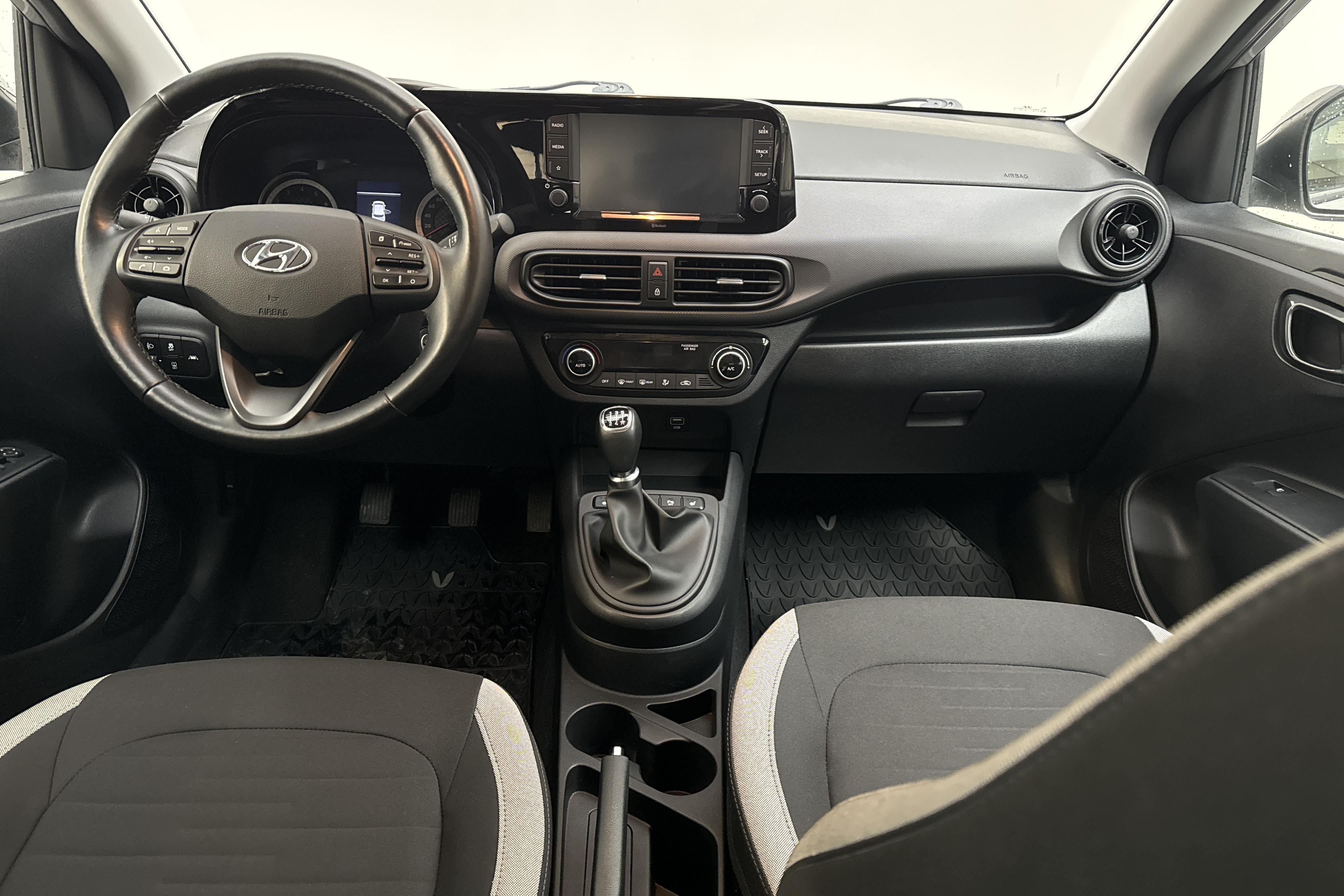 Hyundai i10 1.0 MPi (67hk) - 1 651 mil - Manuell - grå - 2021