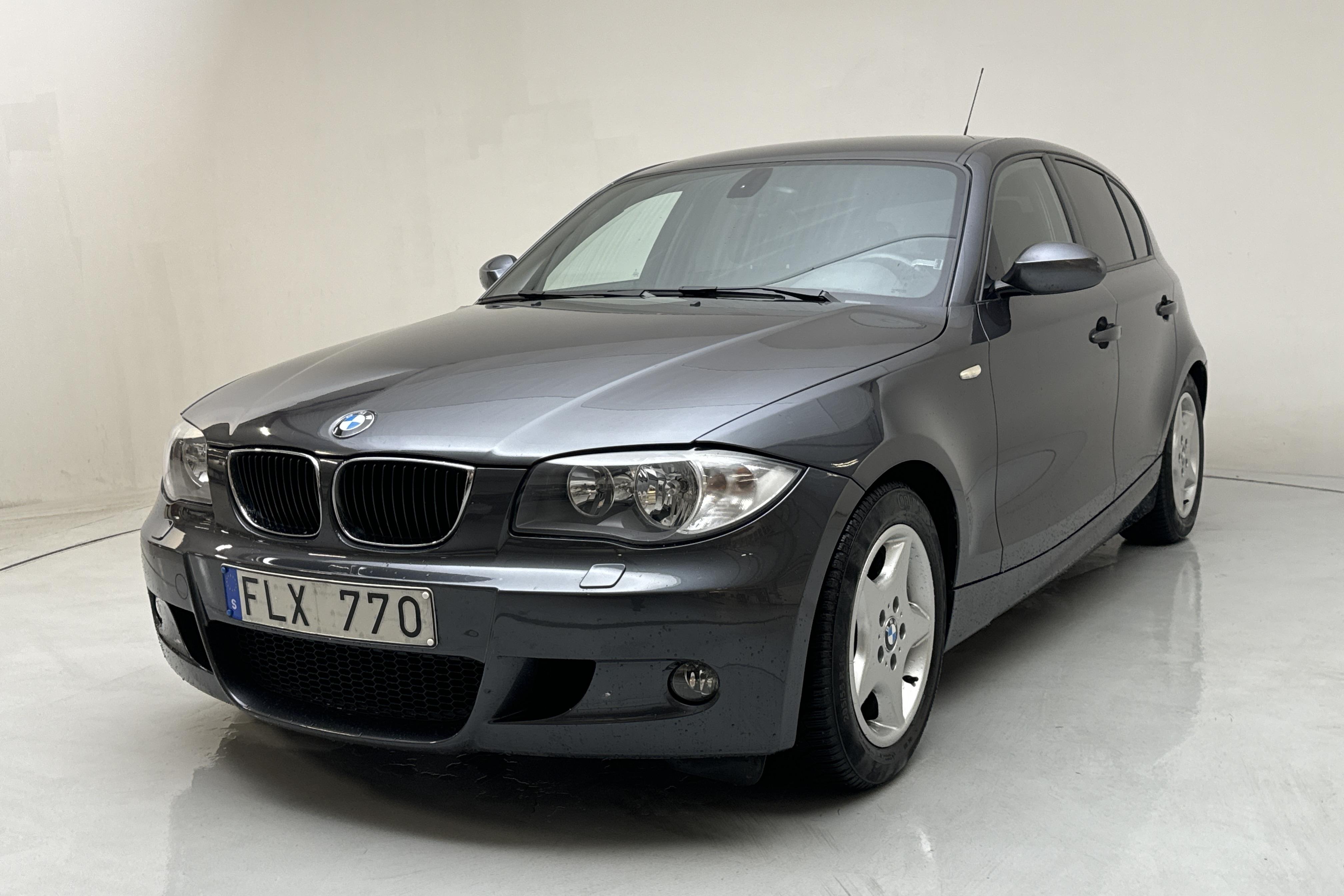 BMW 120i 5dr, E87 (170hk) - 6 454 mil - Manuell - grå - 2007