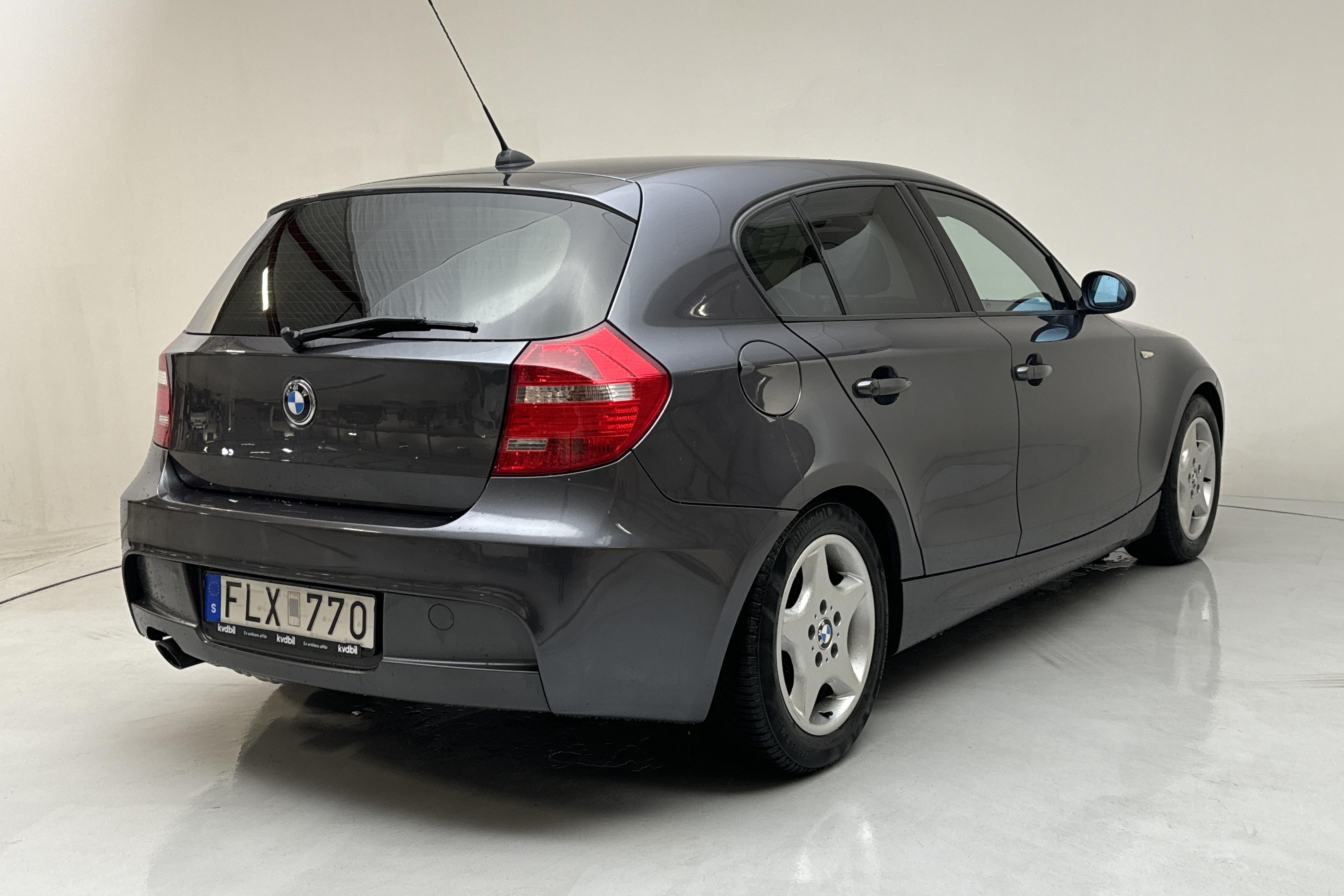 BMW 120i 5dr, E87 (170hk) - 64 540 km - Manual - gray - 2007