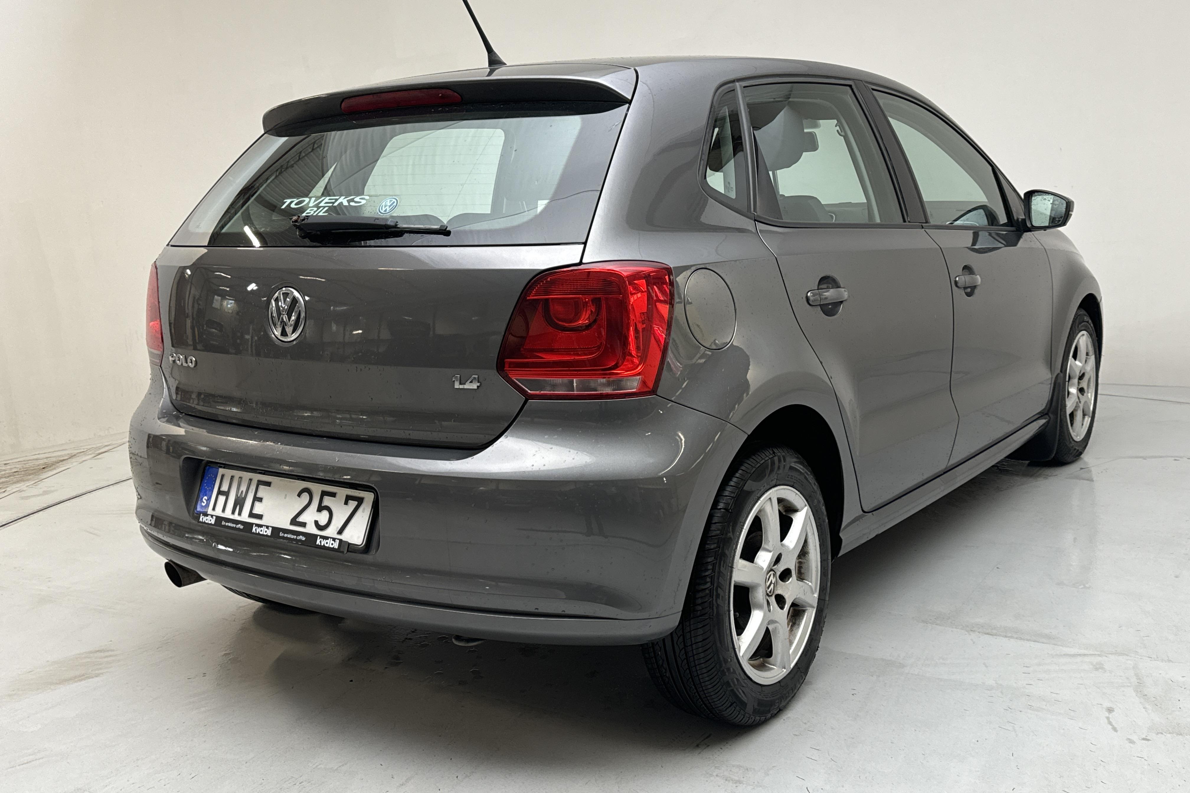 VW Polo 1.4 5dr (85hk) - 9 164 mil - Manuell - Dark Grey - 2012