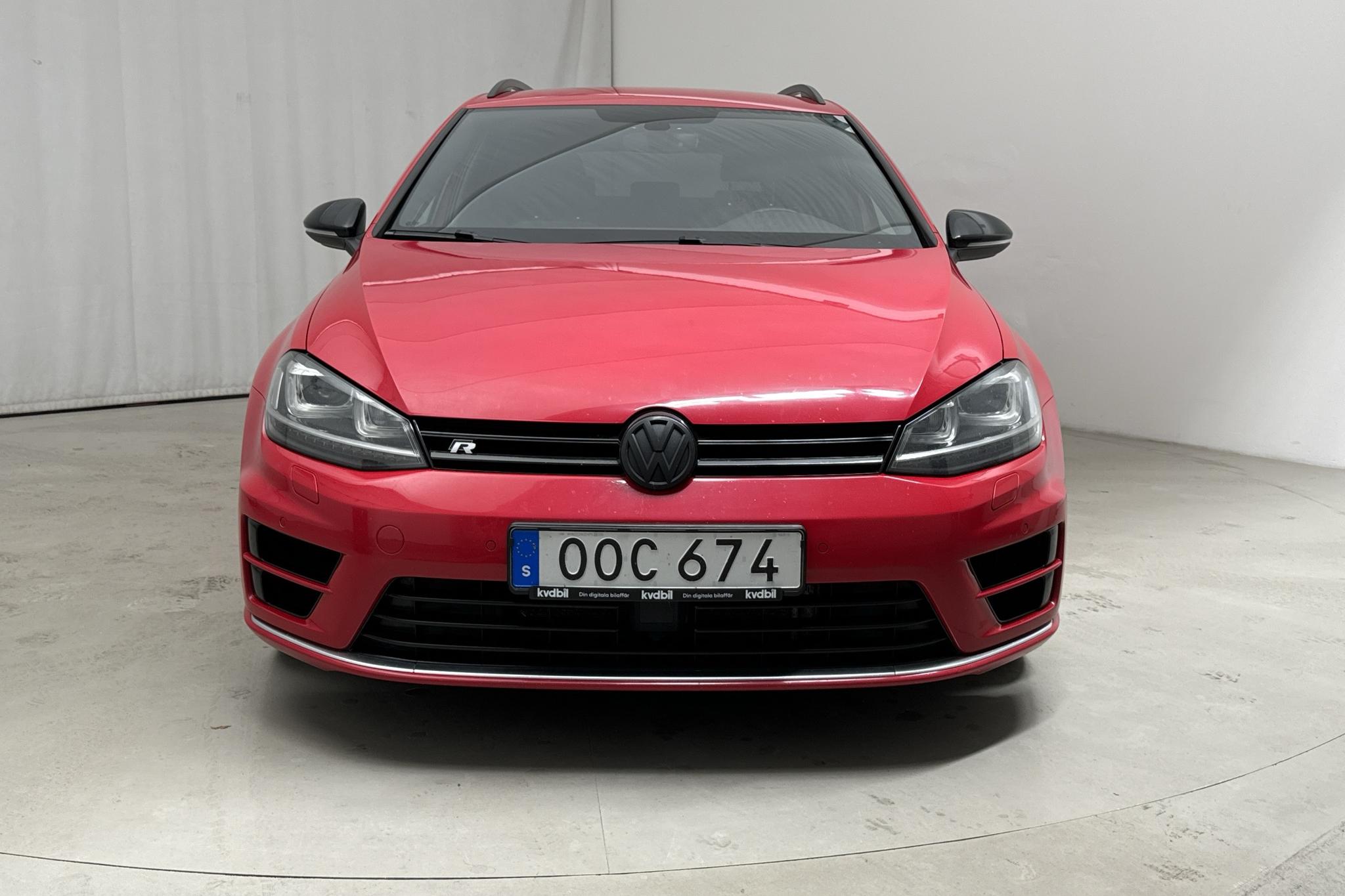 VW Golf VII 2.0 TSI R Sportscombi 4Motion (300hk) - 113 020 km - Automatyczna - czerwony - 2017