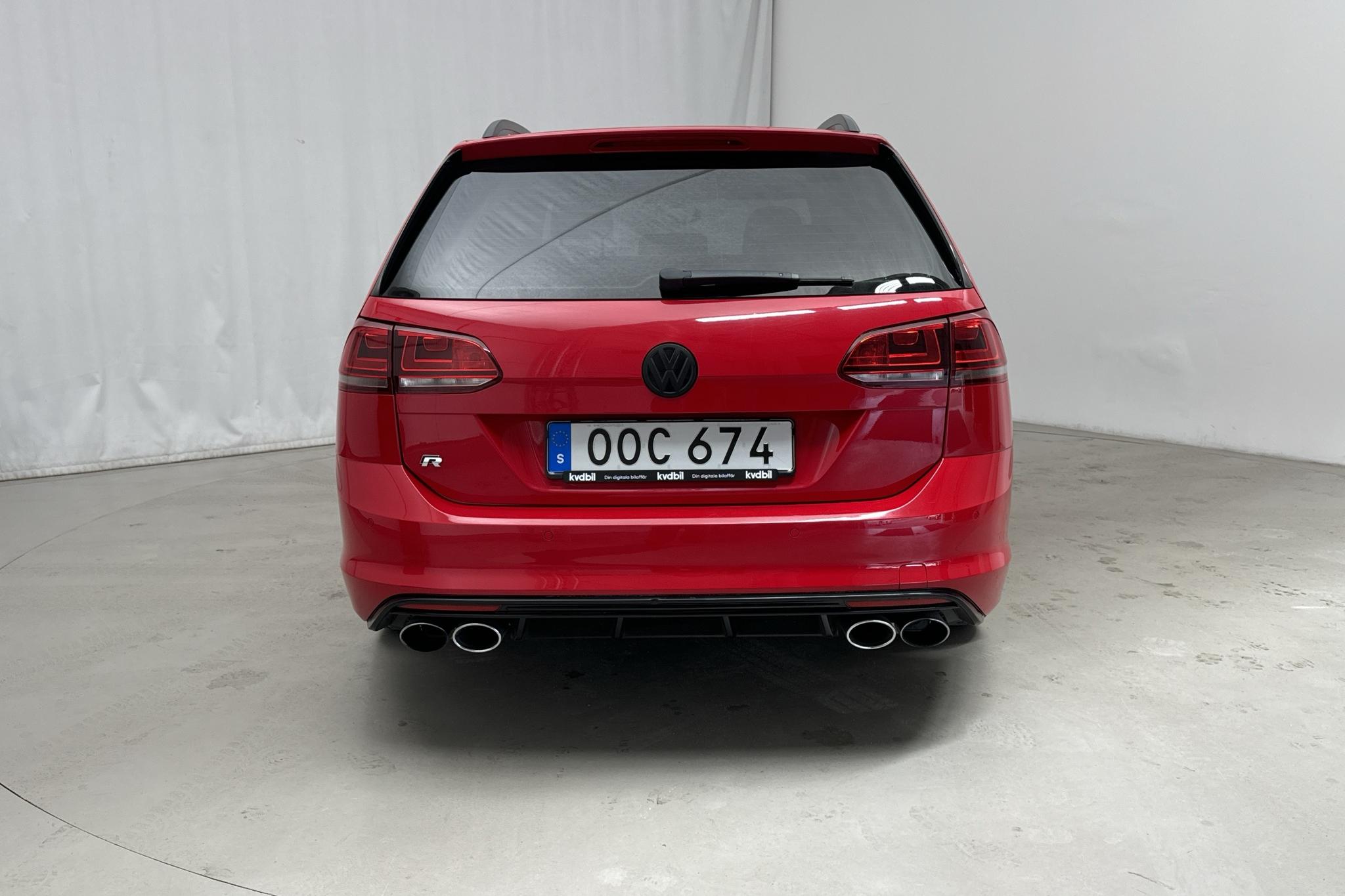 VW Golf VII 2.0 TSI R Sportscombi 4Motion (300hk) - 113 020 km - Automatyczna - czerwony - 2017