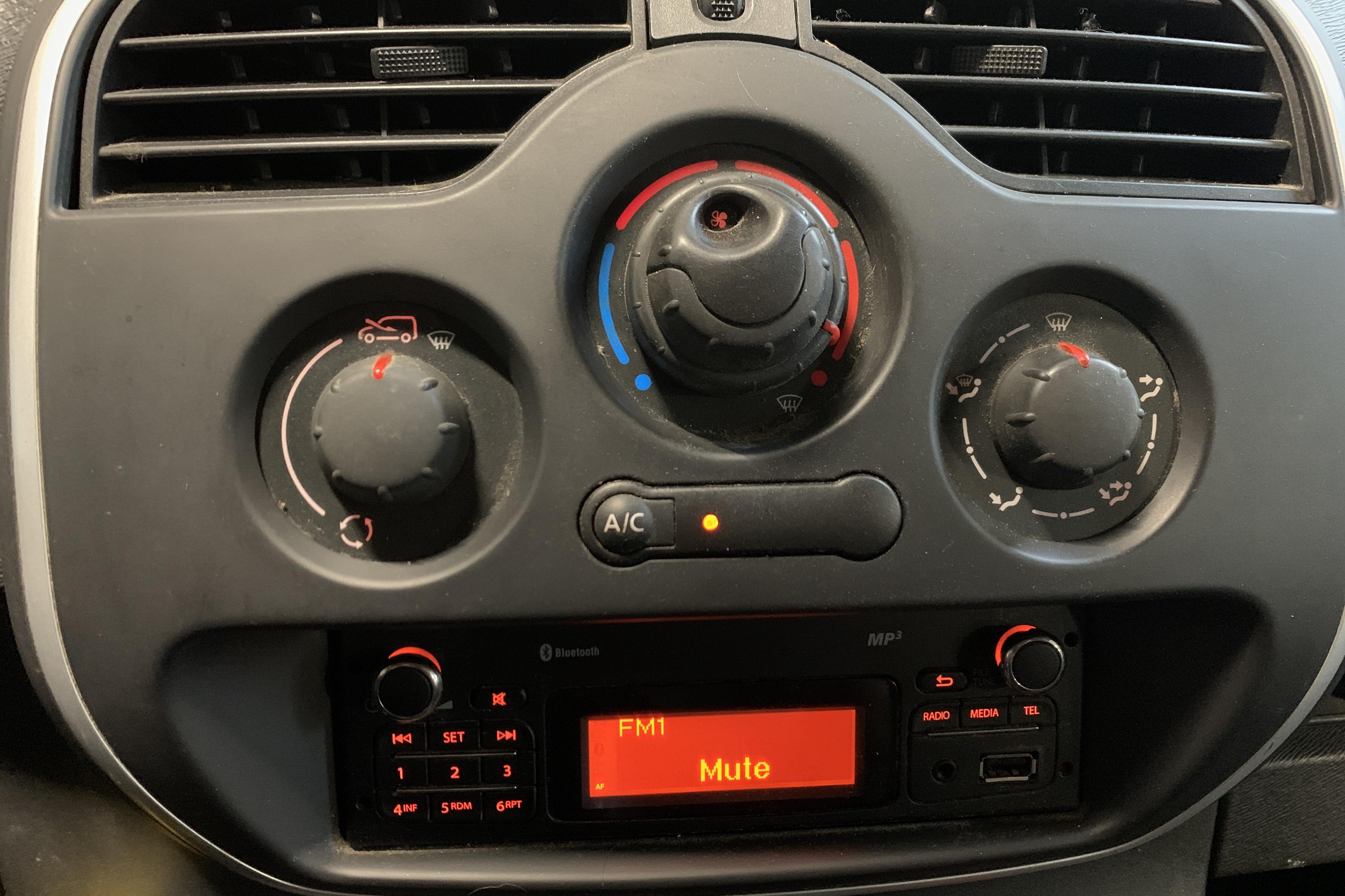 Renault Kangoo 1.5 dCi Skåp (75hk) - 168 560 km - Käsitsi - valge - 2015