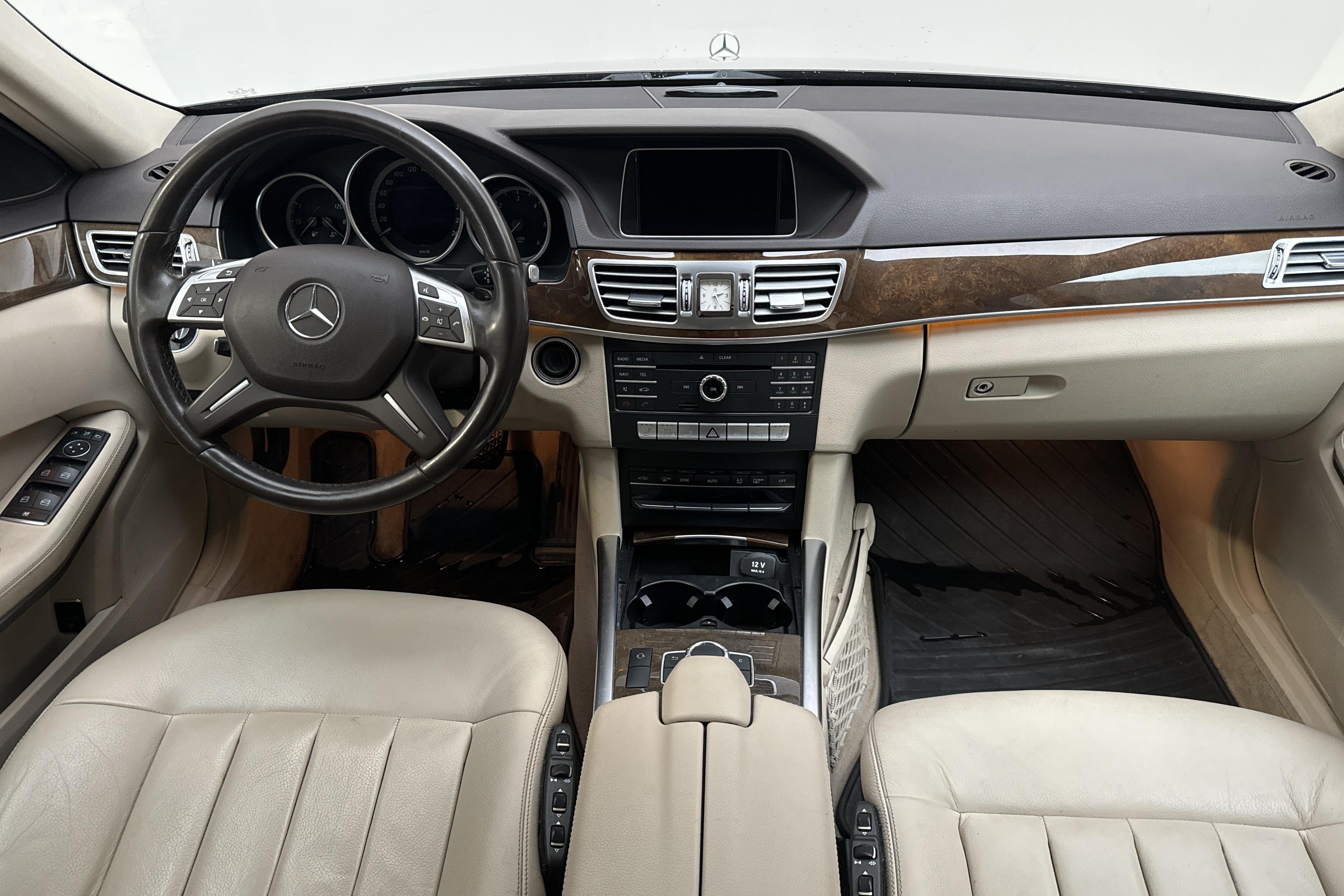 Mercedes E 220 BlueTEC Kombi 4MATIC S212 (170hk) - 134 500 km - Automatyczna - czarny - 2016