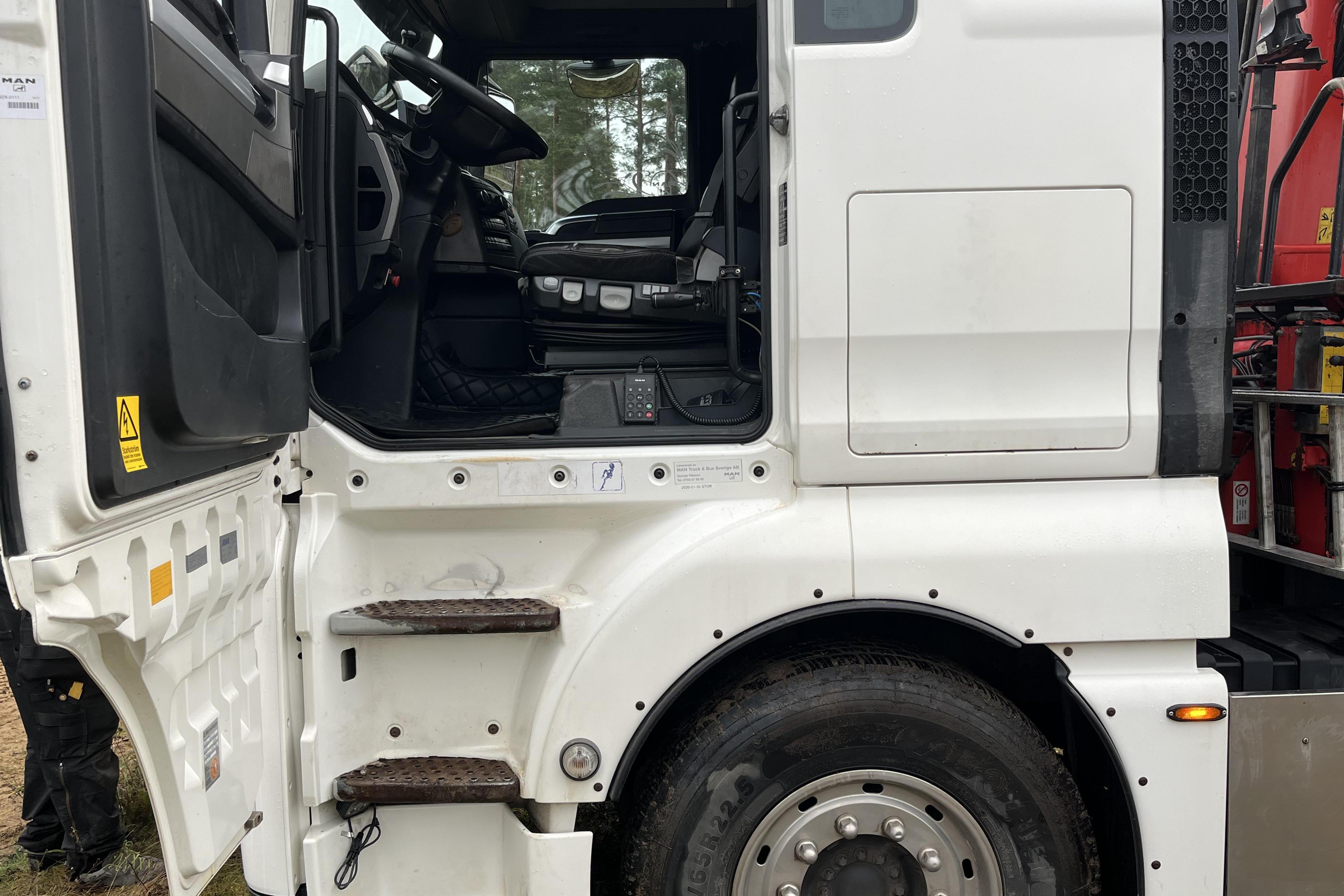 MAN TGX 35.440 8X4-4 BL - 389 065 km - Automatic - white - 2012