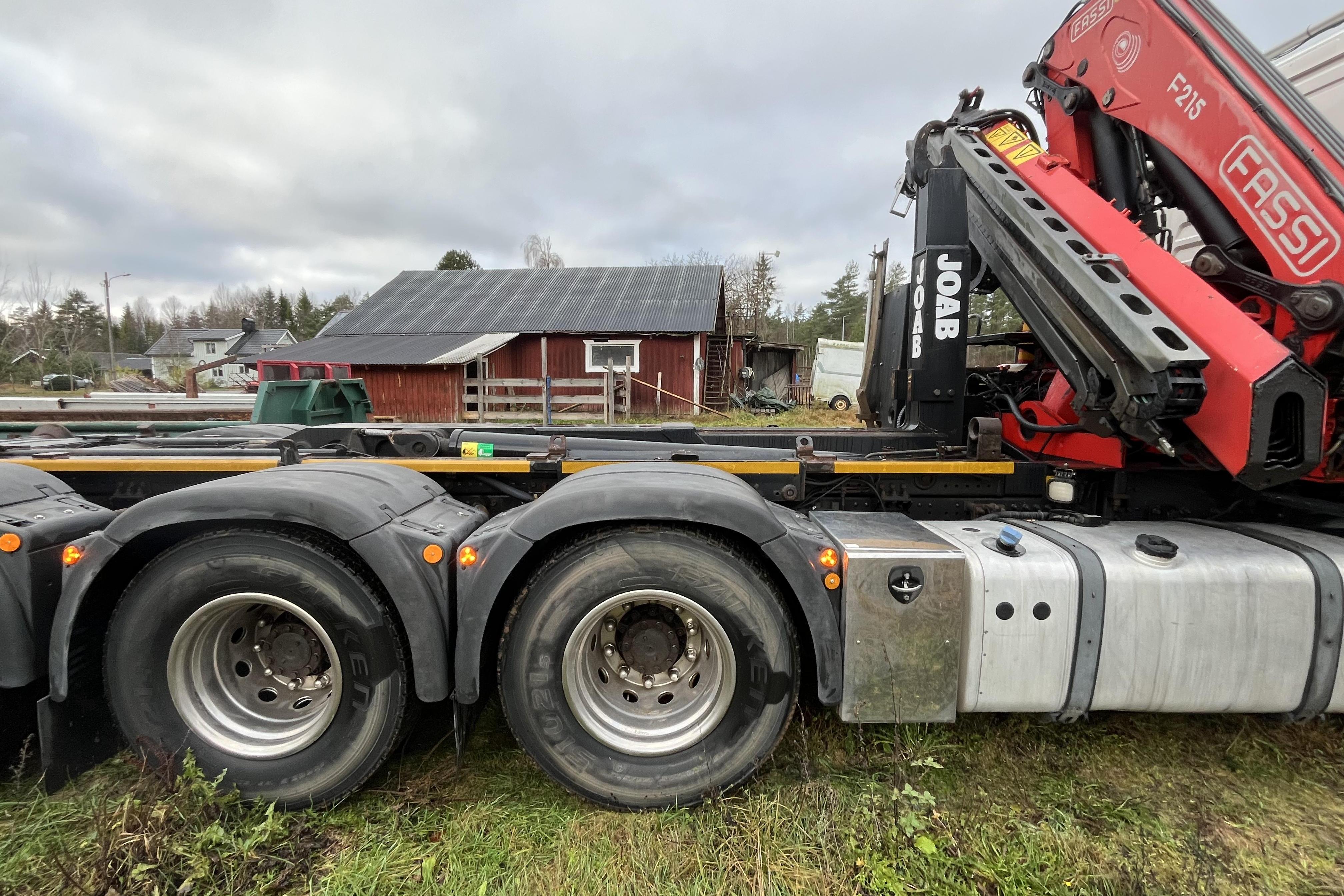 MAN TGX 35.440 8X4-4 BL - 389 065 km - Automatic - white - 2012