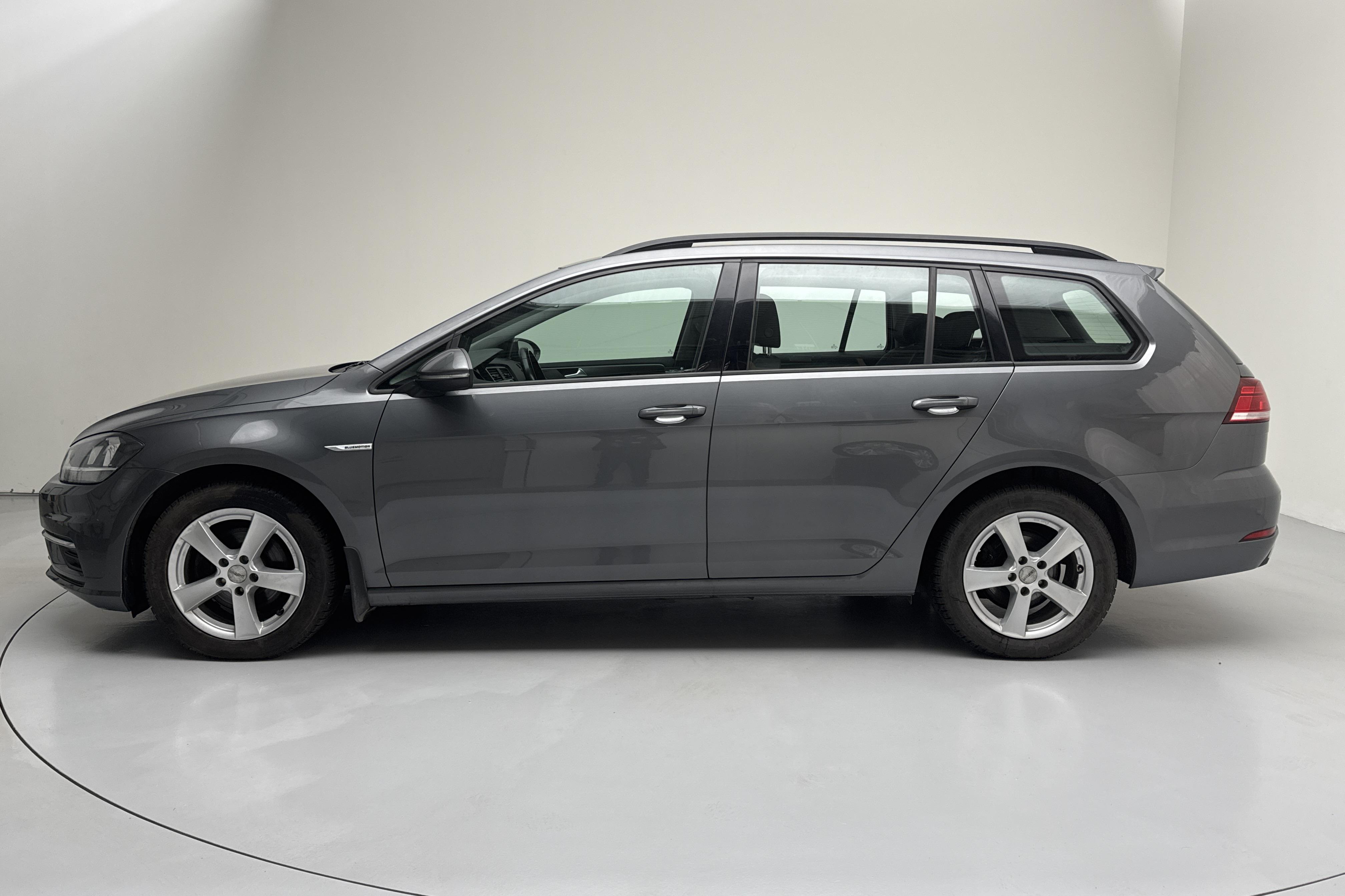 VW Golf VII 1.4 TGI BlueMotion Sportscombi (110hk) - 165 460 km - Manual - Dark Grey - 2018