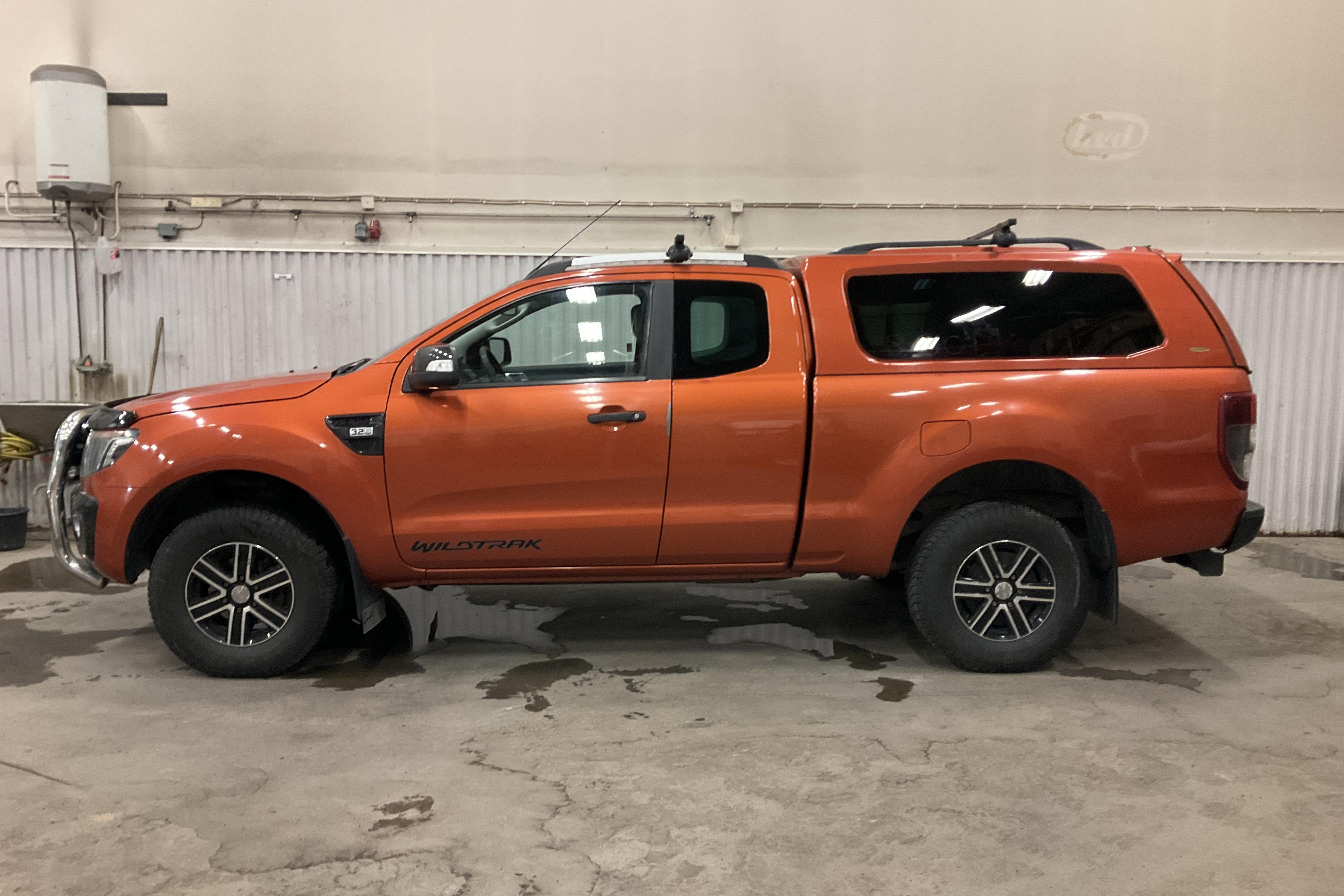 Ford Ranger 3.2 TDCi 4WD (200hk) - 256 500 km - Automaatne - oranž - 2013