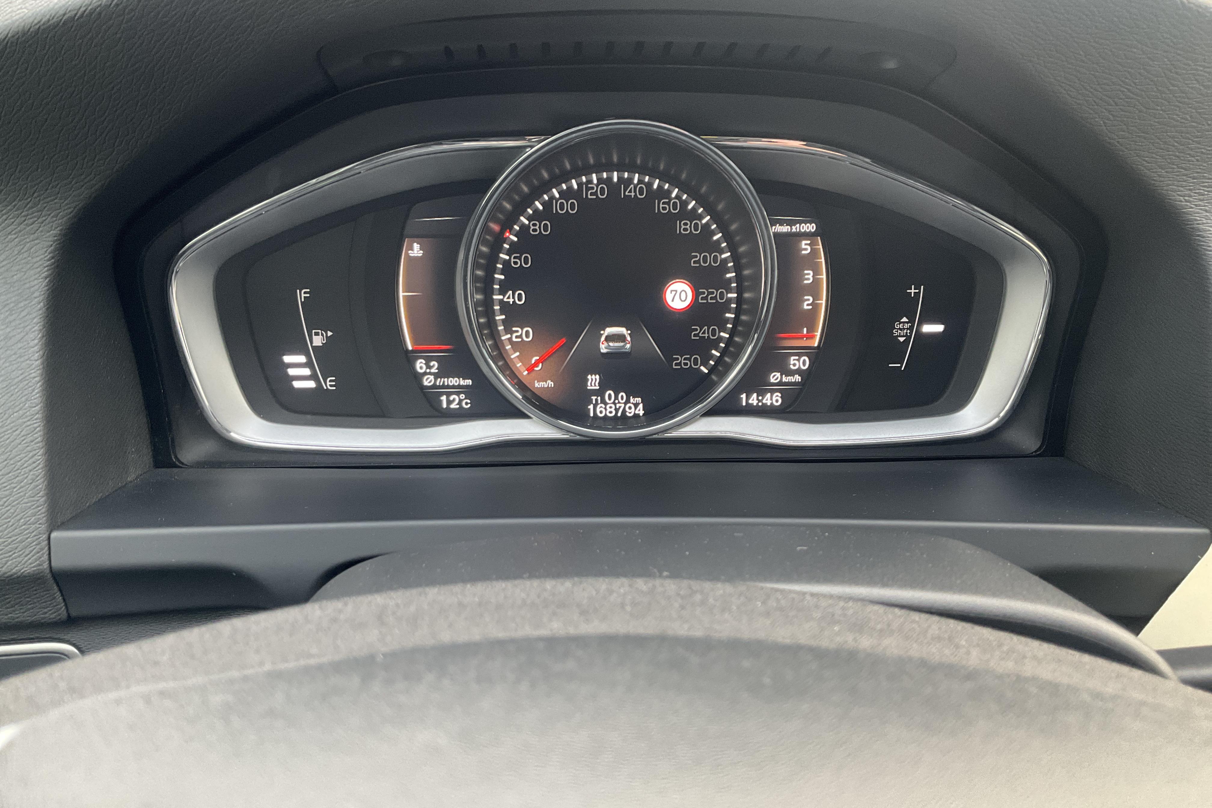 Volvo V60 D4 Cross Country (190hk) - 168 800 km - Manuaalinen - musta - 2018