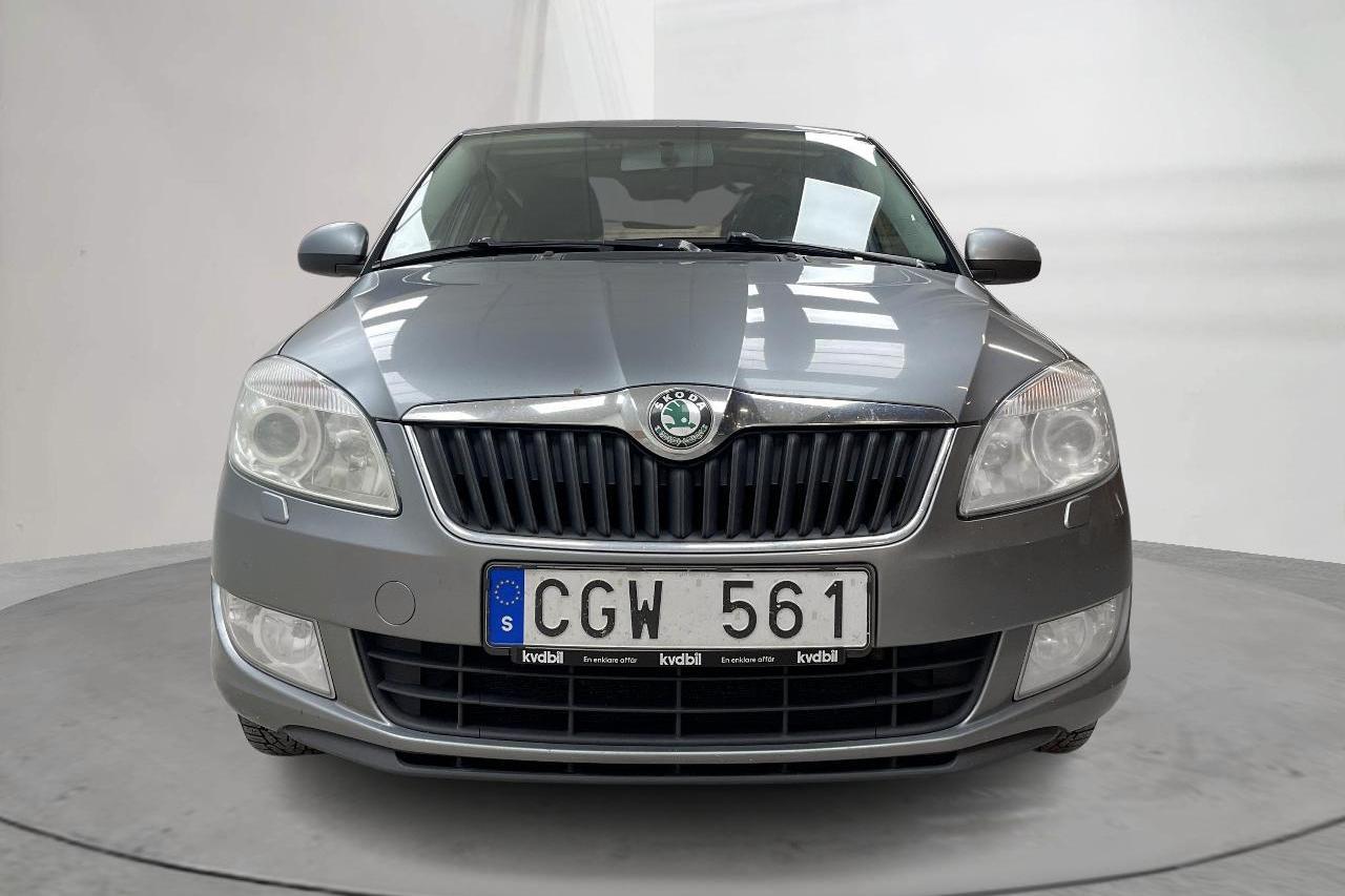 Skoda Fabia 1.2 TSI (86hk) - 226 480 km - Manuaalinen - hopea - 2013