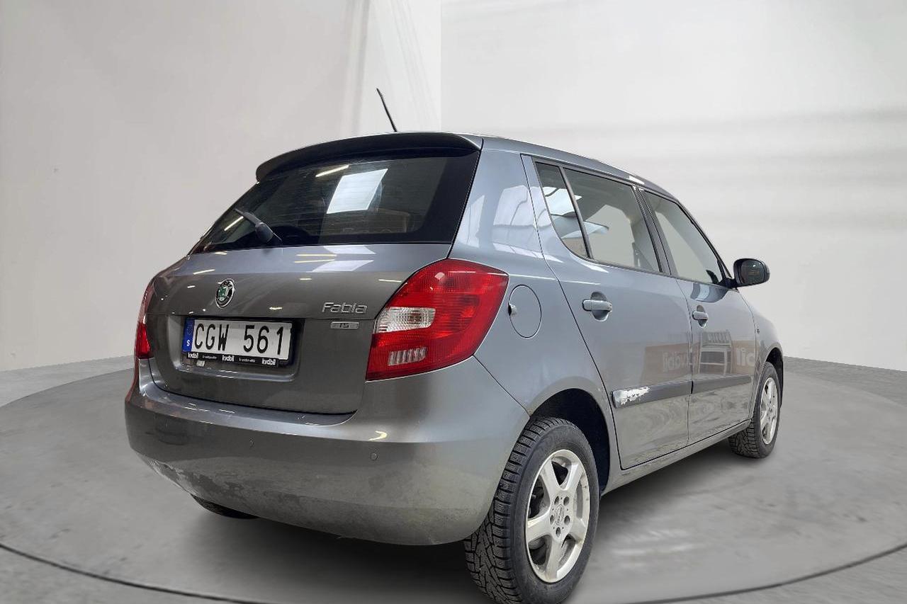 Skoda Fabia 1.2 TSI (86hk) - 226 480 km - Manuaalinen - hopea - 2013