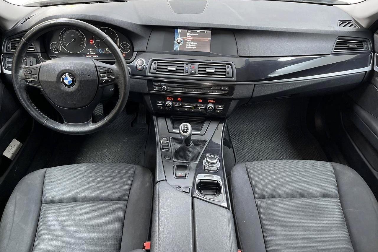 BMW 520d Touring, F11 (184hk) - 14 630 mil - Manuell - vit - 2013