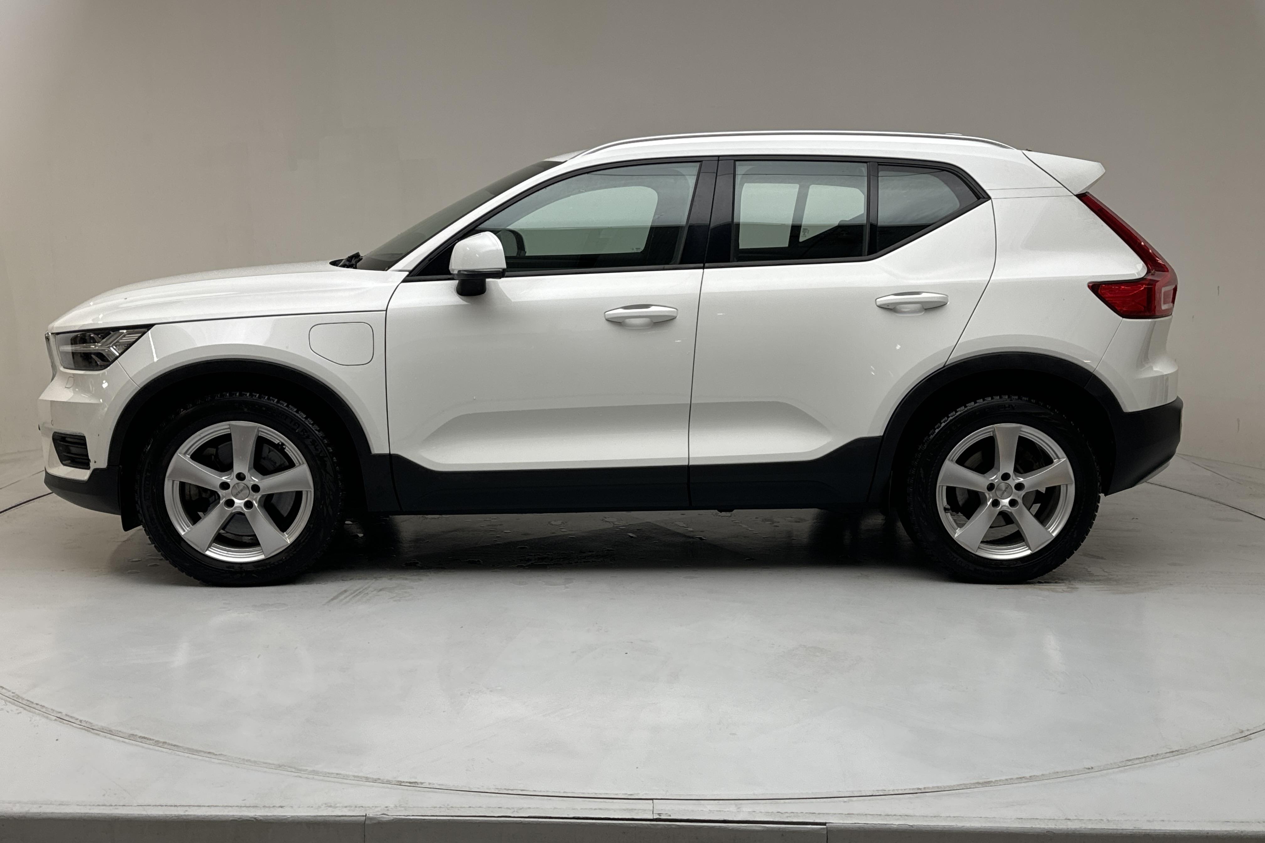 Volvo XC40 T5 2WD Twin Engine (262hk) - 102 000 km - Automatic - white - 2020