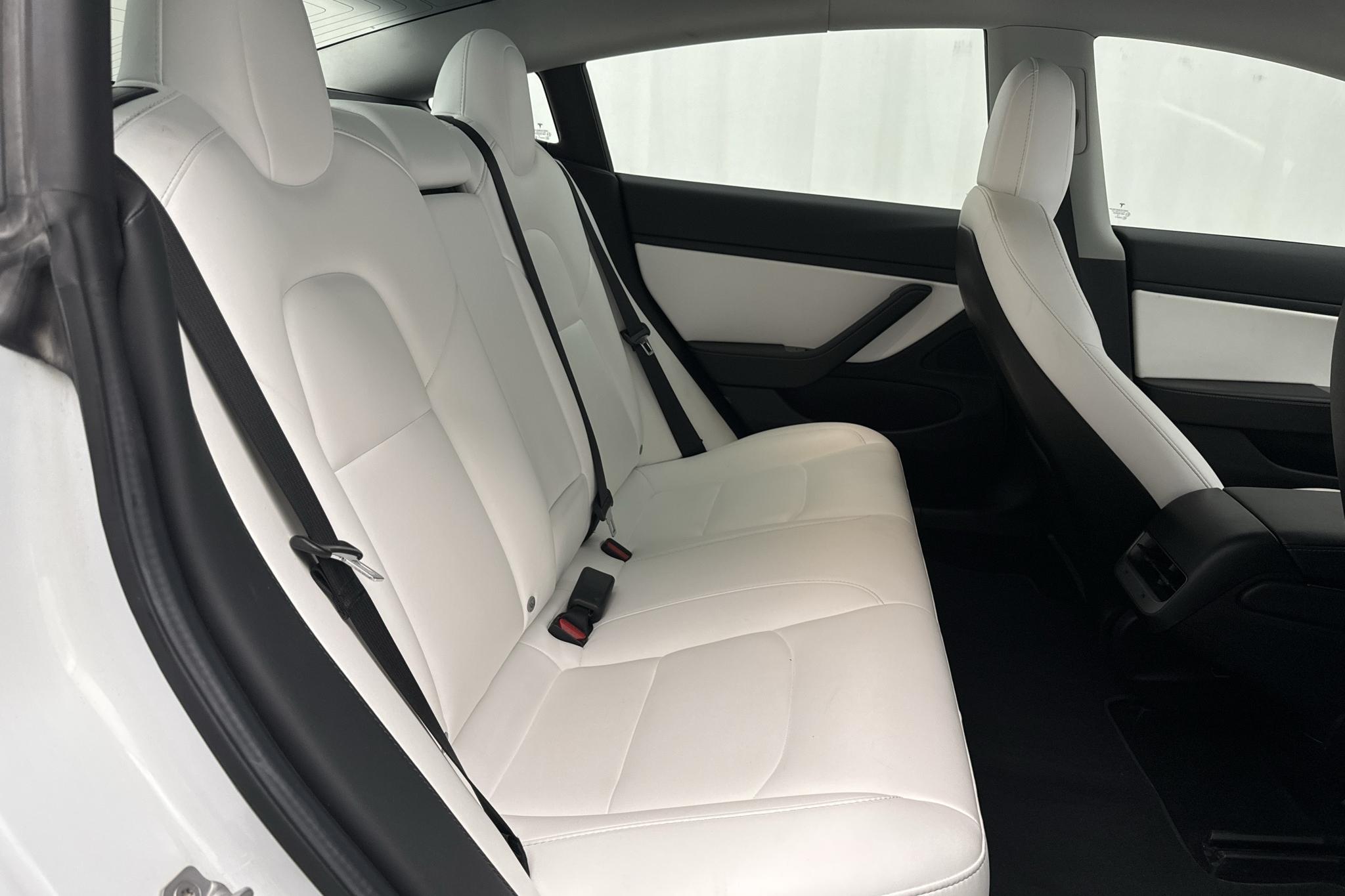 Tesla Model 3 Performance AWD - 15 286 mil - Automat - vit - 2019