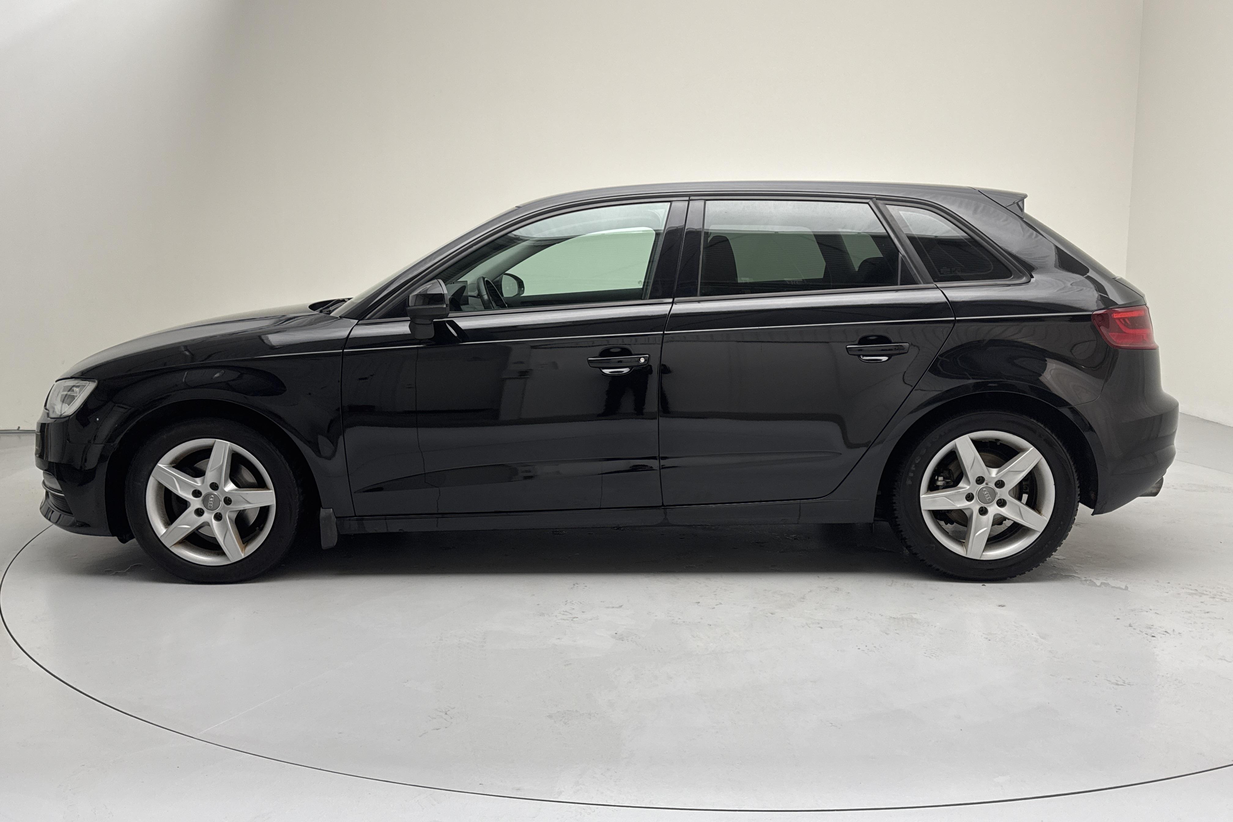 Audi A3 2.0 TDI Sportback (150hk) - 217 130 km - Automatic - black - 2014