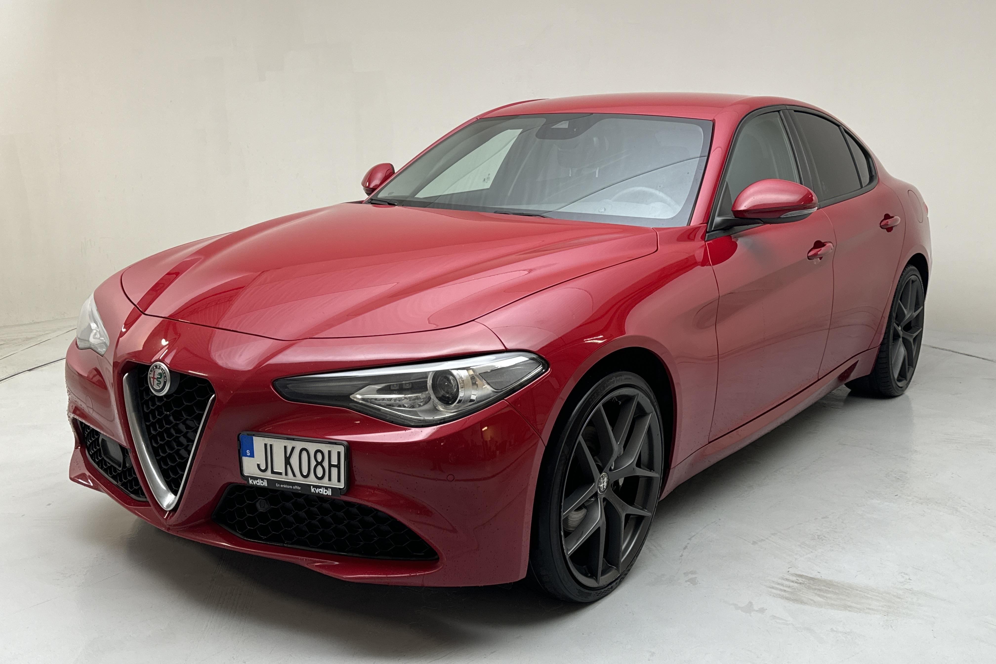 Alfa Romeo Giulia 2.0 (200hk) - 83 120 km - Automaatne - punane - 2020