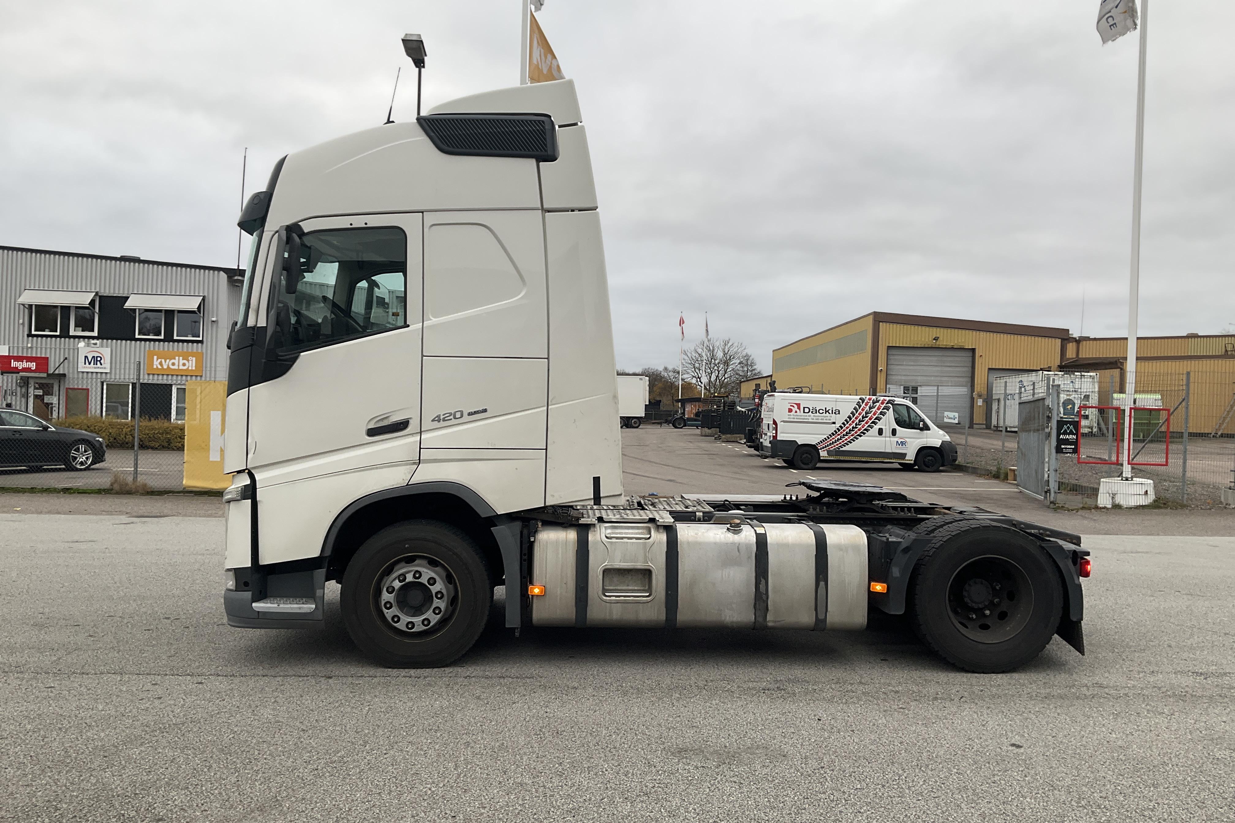 Volvo FH420 - 1 067 178 km - Automat - vit - 2015