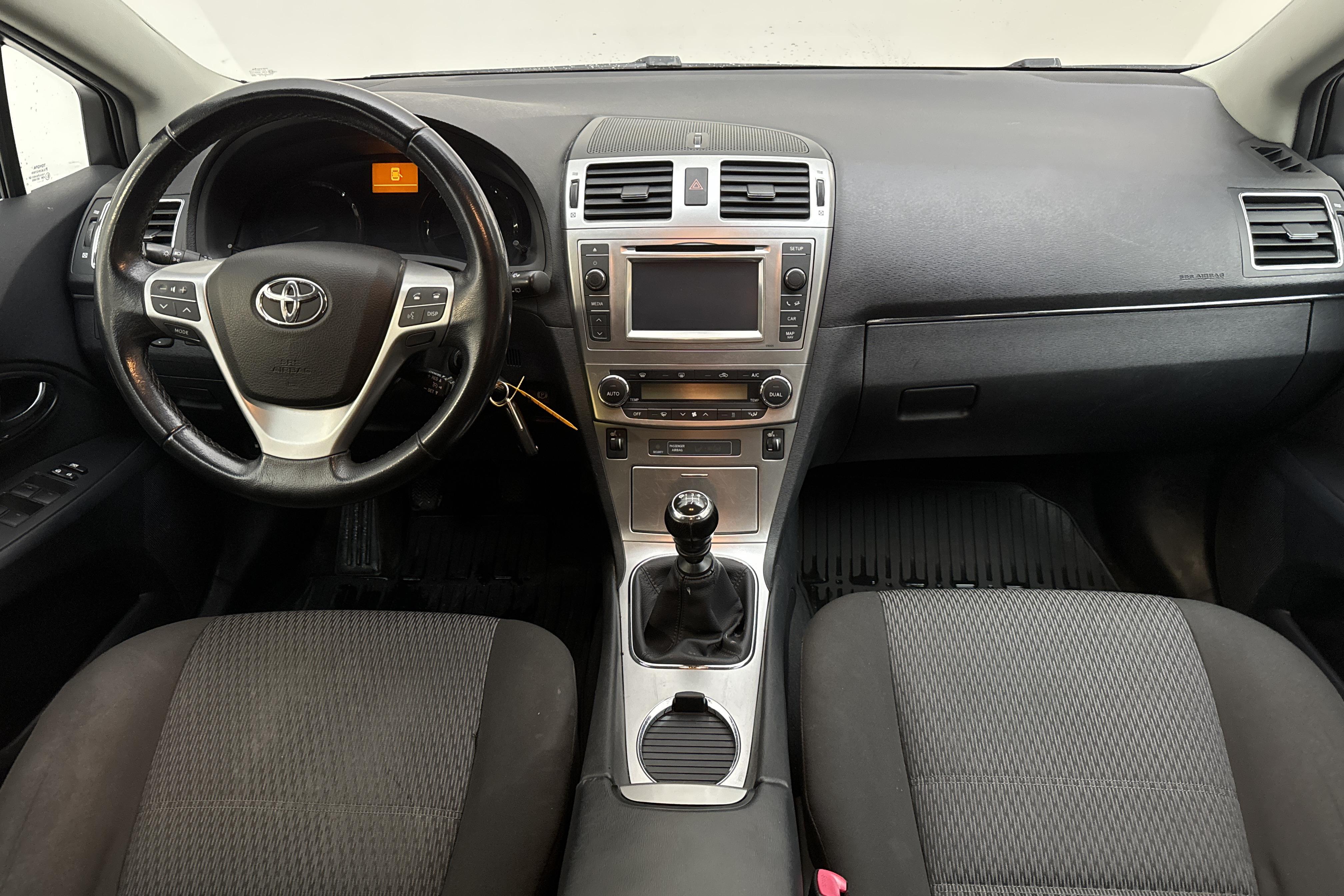 Toyota Avensis 2.0 D-4D Kombi (124hk) - 309 880 km - Manual - silver - 2012