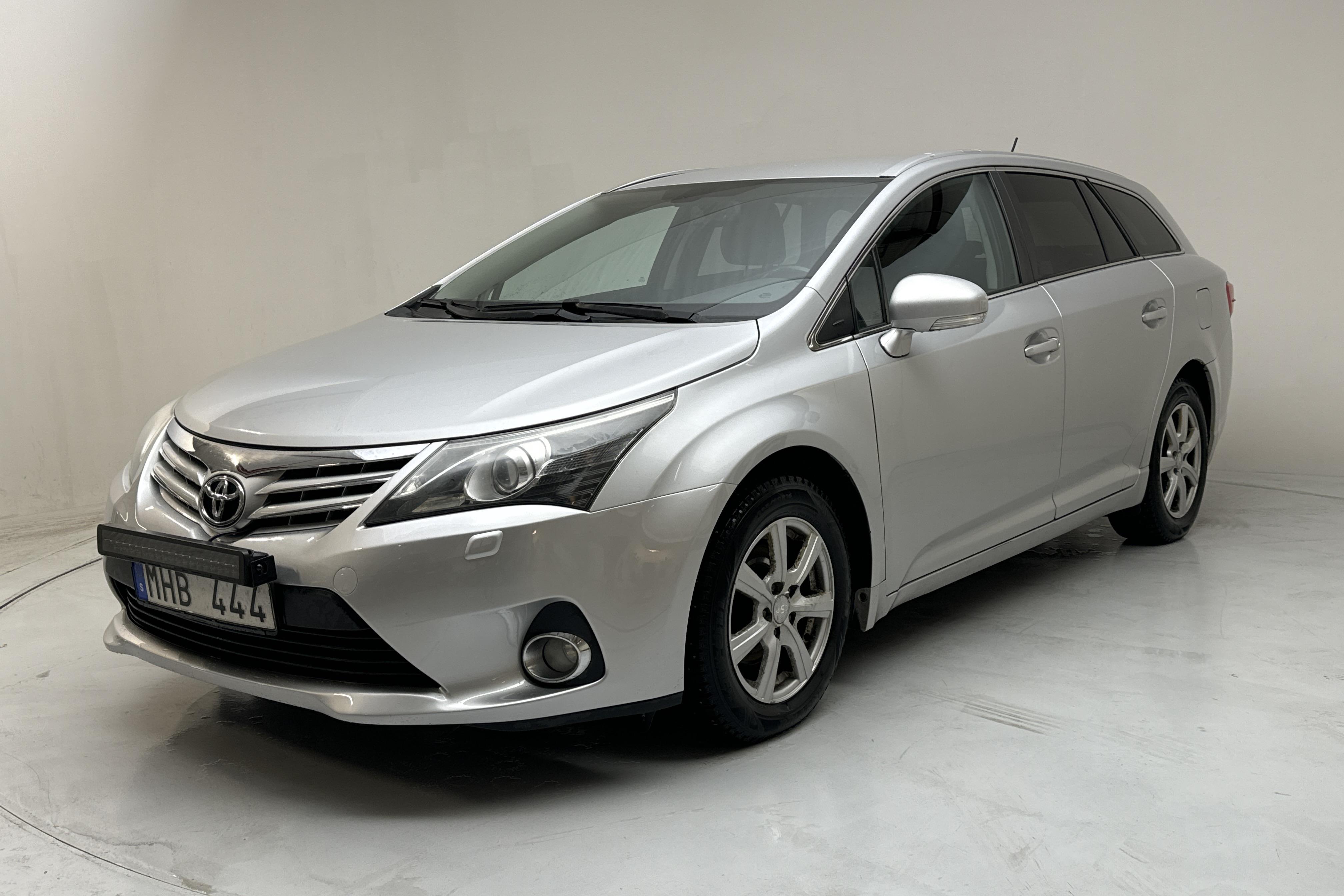 Toyota Avensis 2.0 D-4D Kombi (124hk) - 309 880 km - Manual - silver - 2012