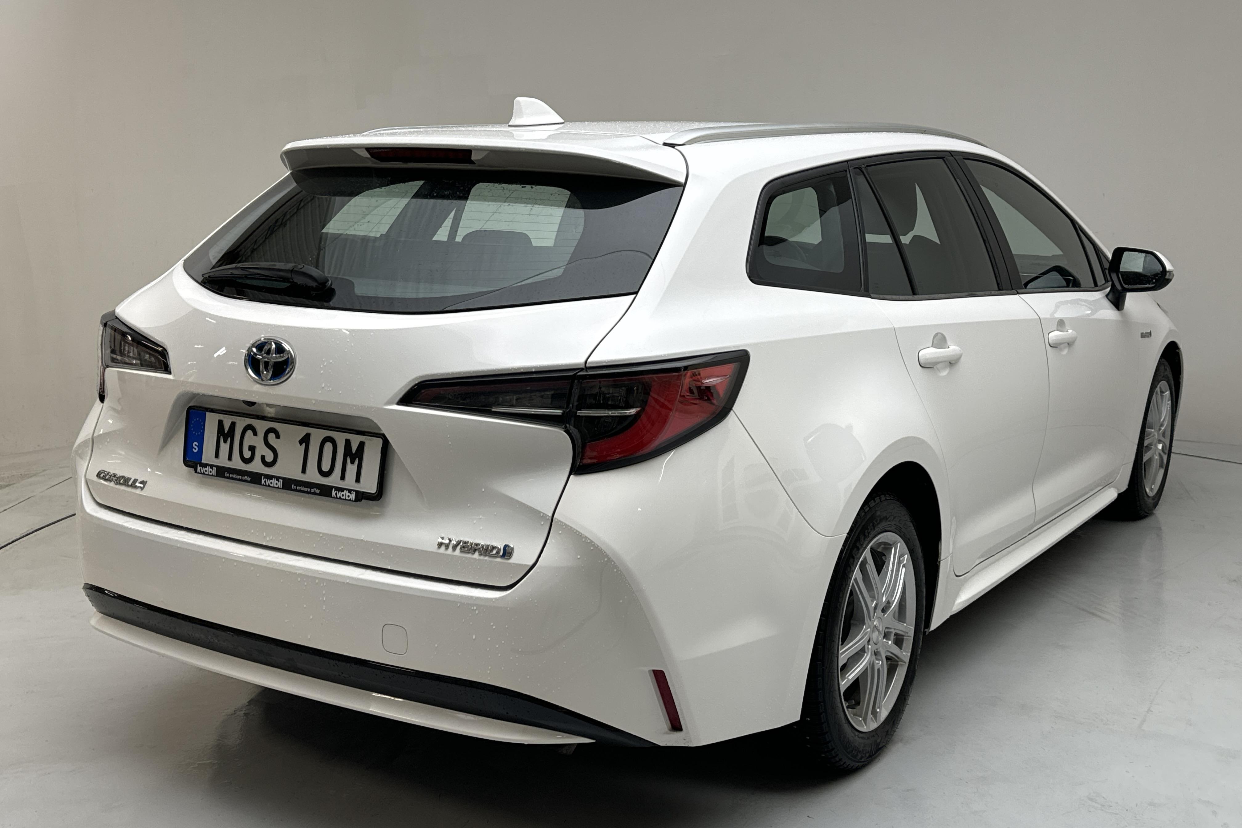 Toyota Corolla 1.8 Hybrid Touring Sports (122hk) - 2 914 mil - Automat - vit - 2020