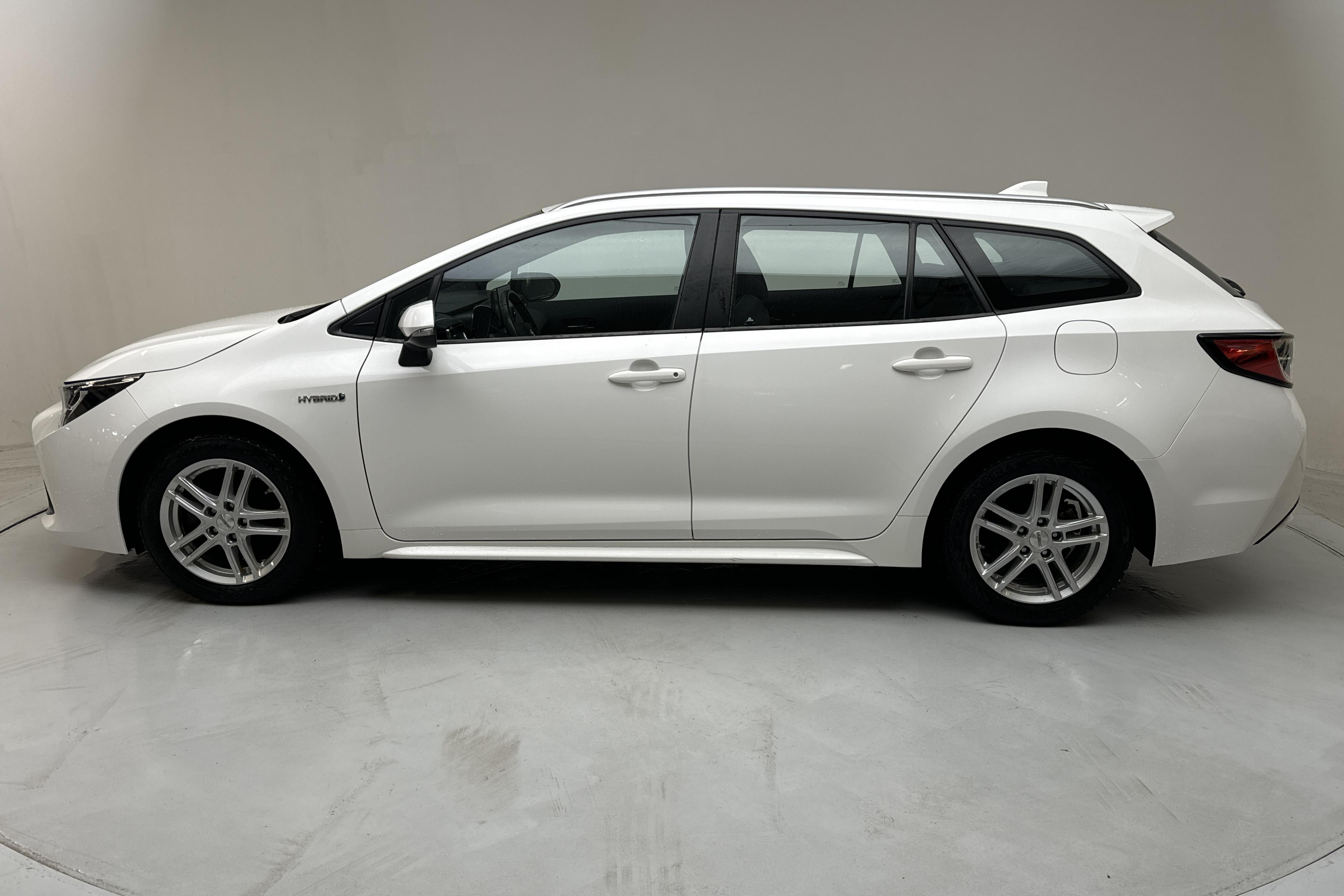 Toyota Corolla 1.8 Hybrid Touring Sports (122hk) - 29 140 km - Automaattinen - valkoinen - 2020