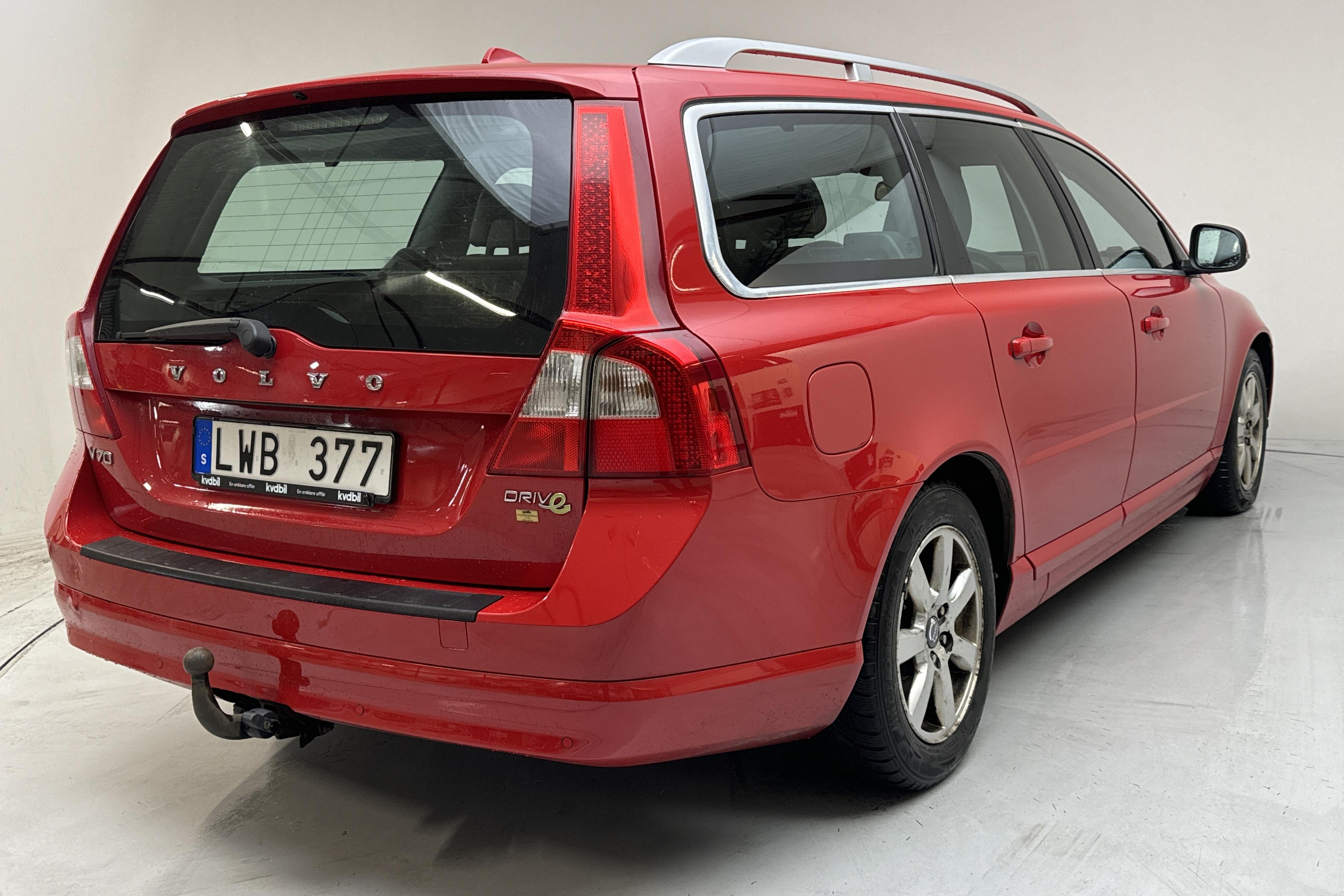 Volvo V70 II 1.6D DRIVe (115hk) - 302 490 km - Käsitsi - punane - 2012