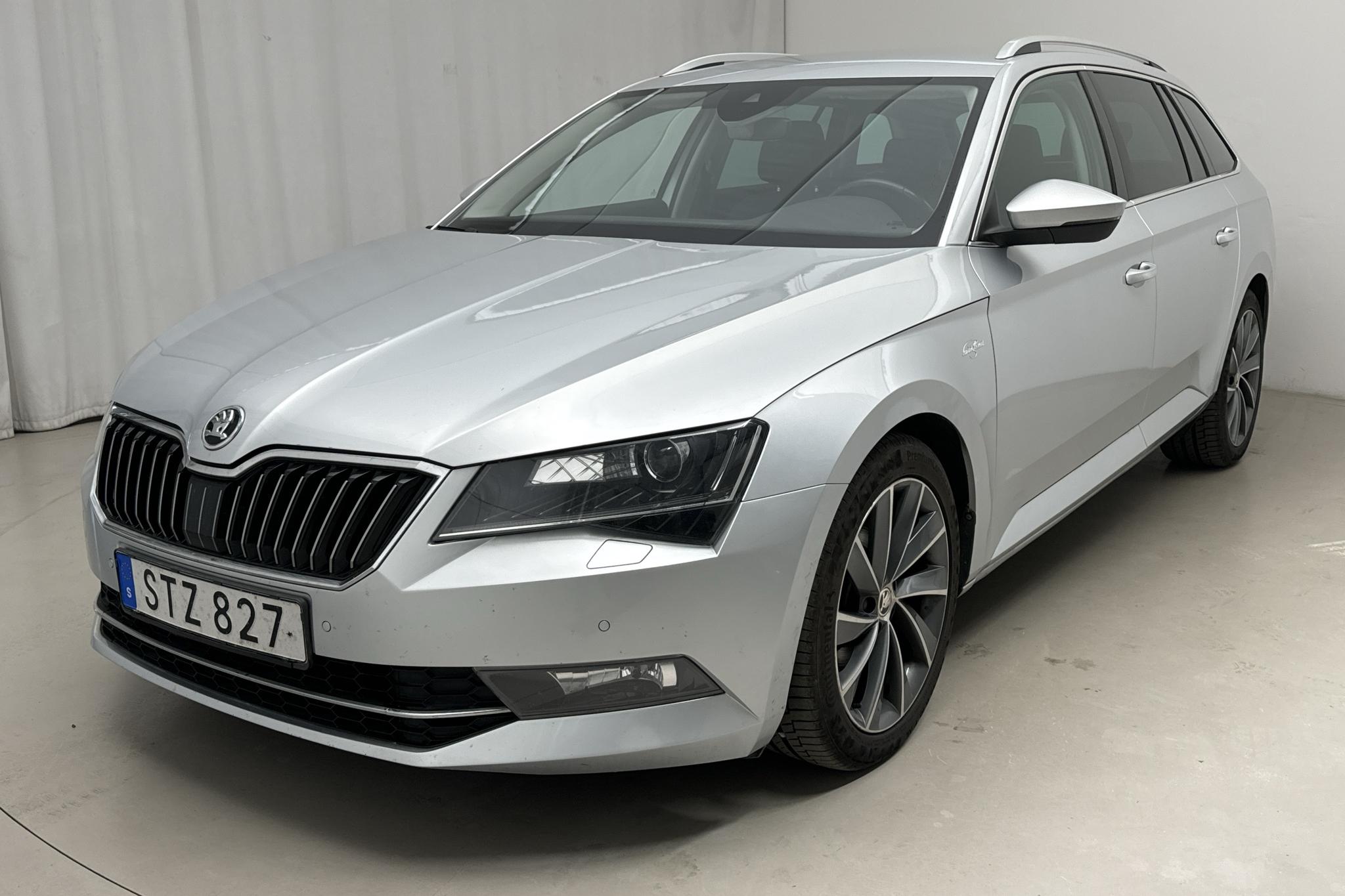 Skoda Superb 2.0 TDI 4x4 Kombi (190hk) - 77 960 km - Automatyczna - srebro - 2019