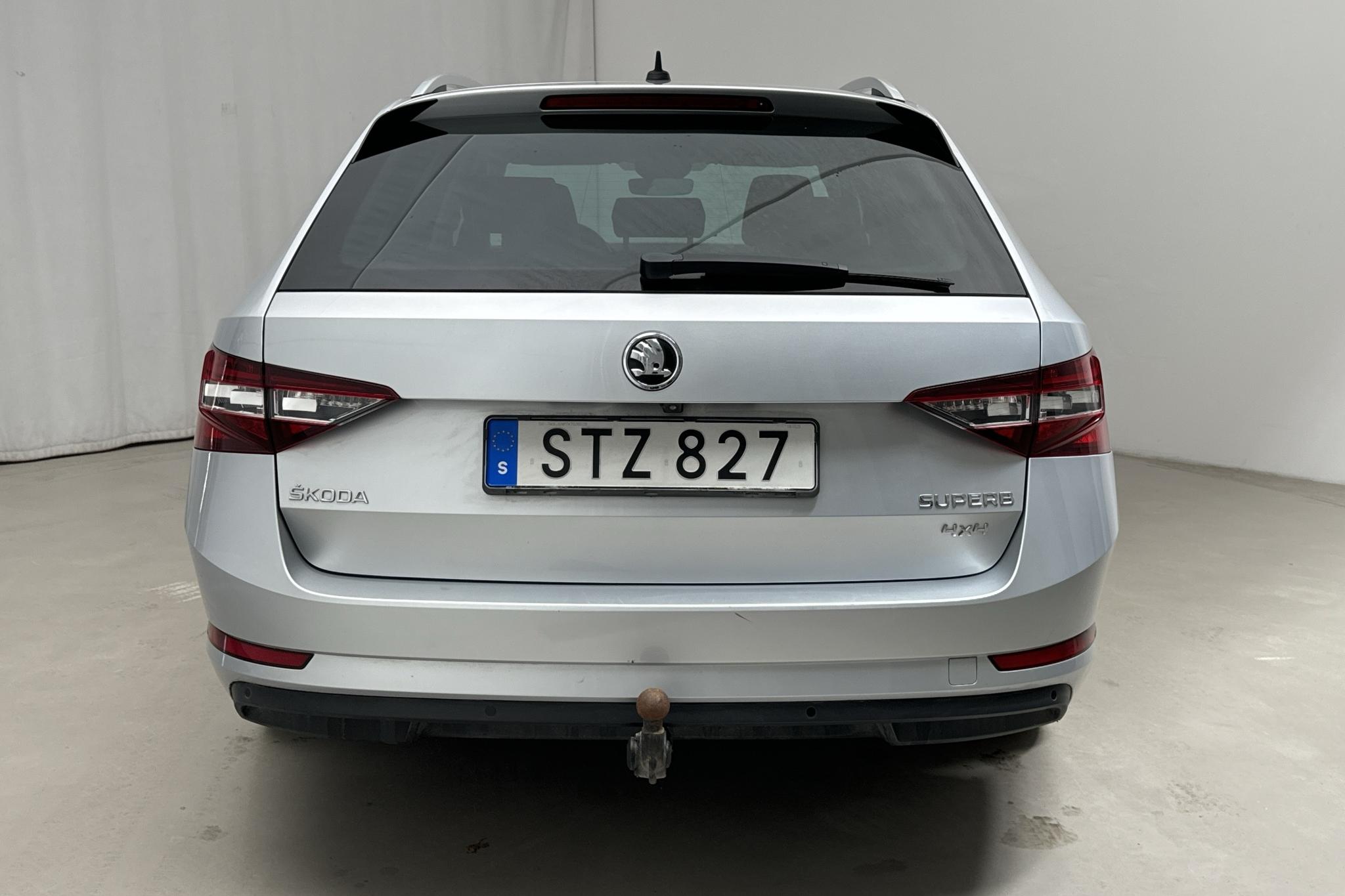 Skoda Superb 2.0 TDI 4x4 Kombi (190hk) - 77 960 km - Automatic - silver - 2019