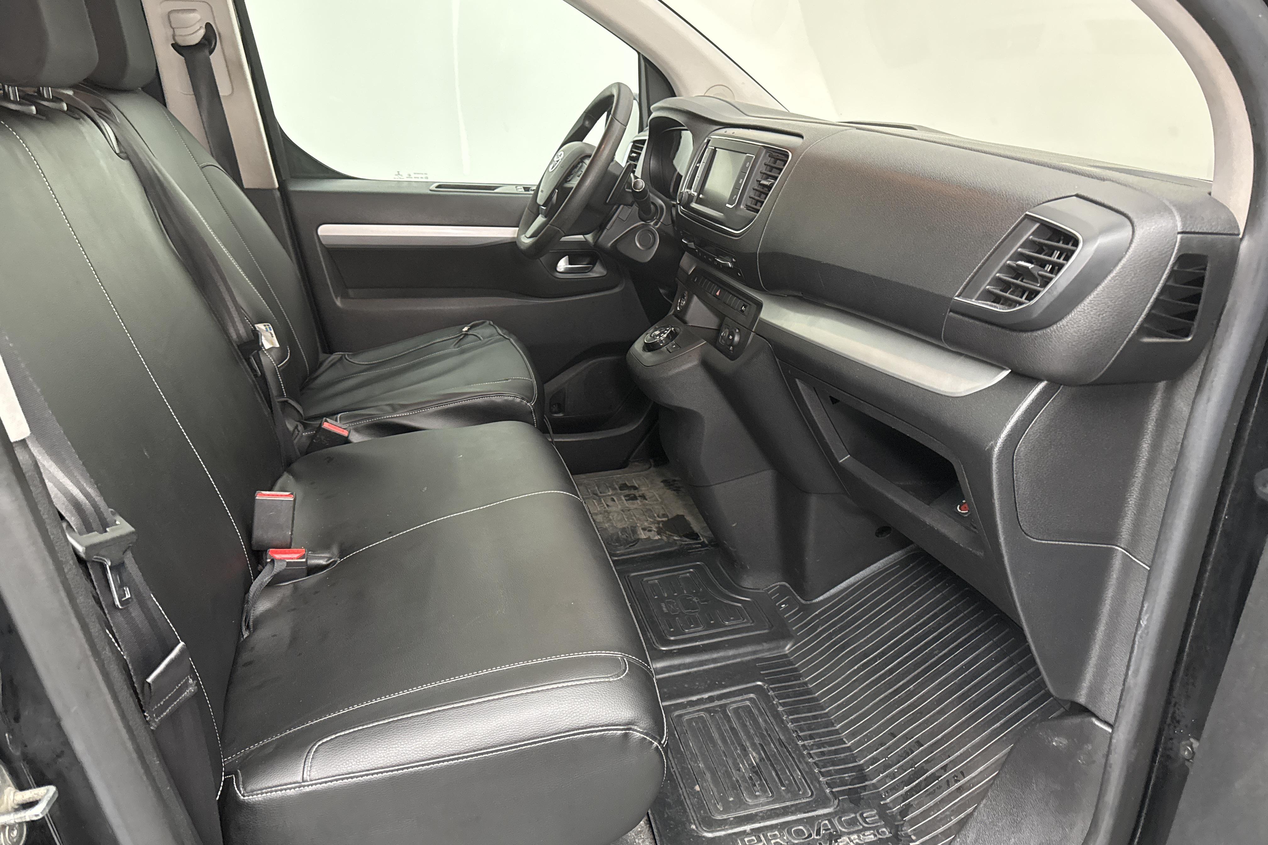 Toyota PROACE Verso 1.5D (120hk) - 33 020 mil - Automat - svart - 2020