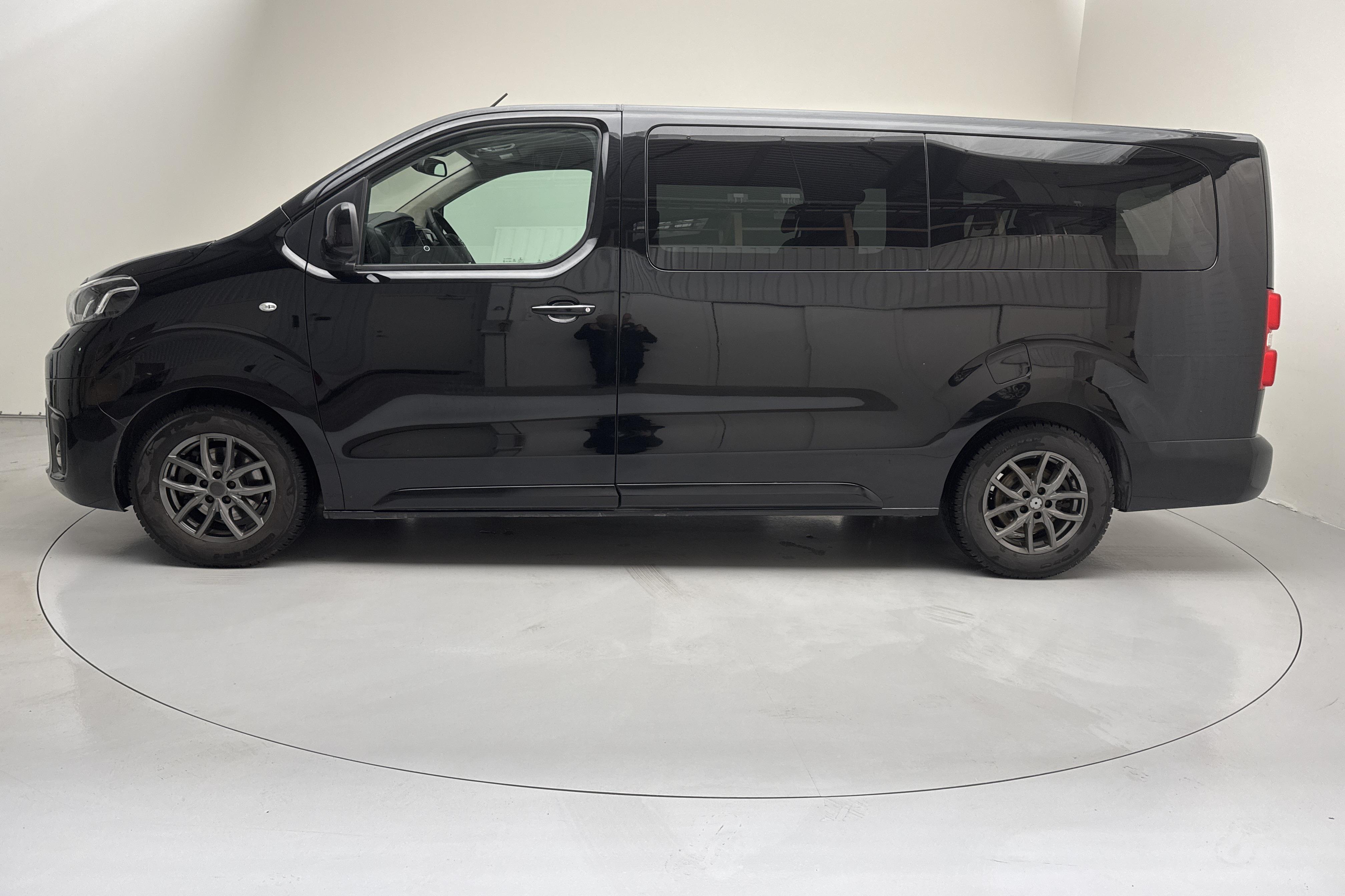 Toyota PROACE Verso 1.5D (120hk) - 33 020 mil - Automat - svart - 2020