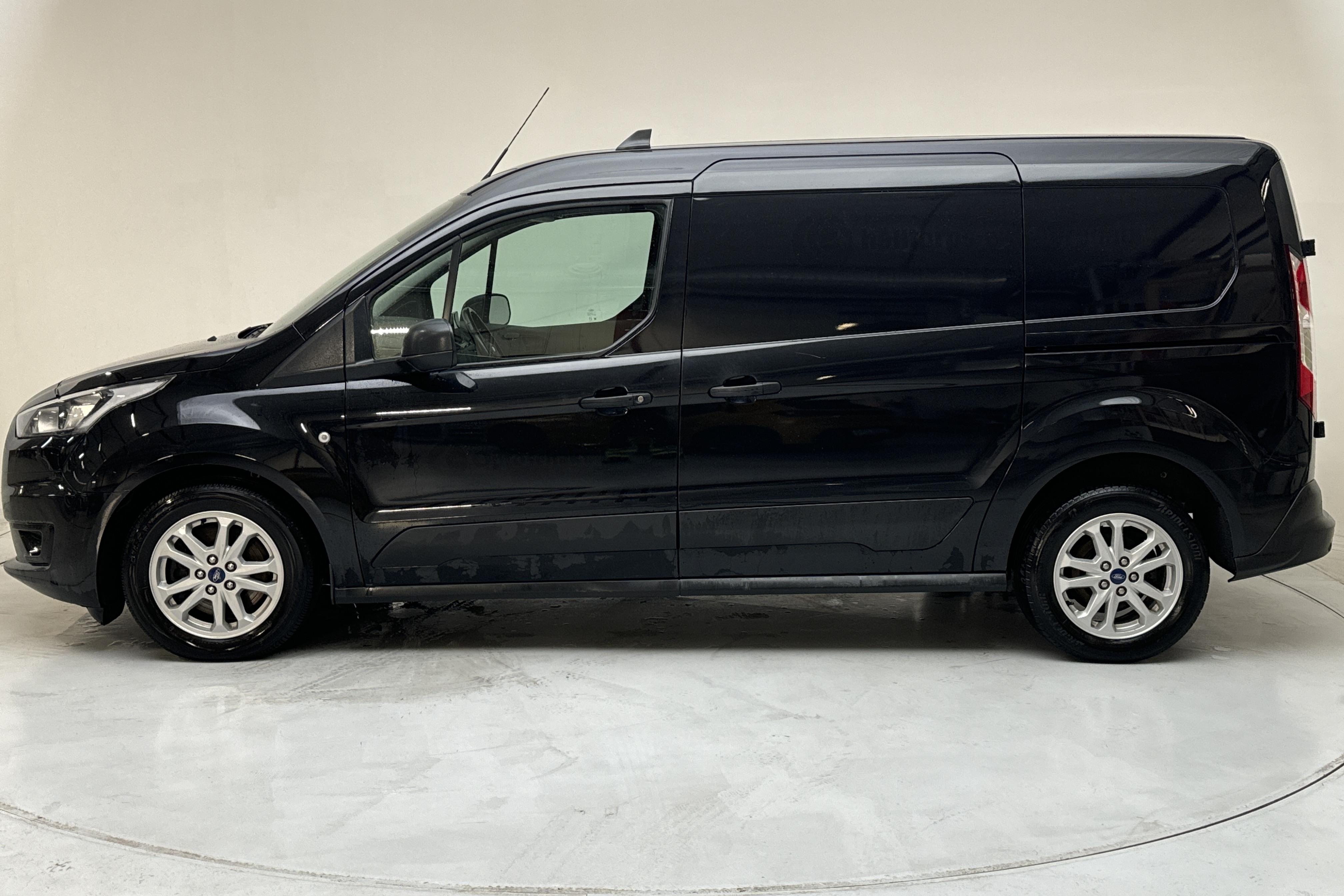 Ford Transit Connect 1.5 TDCi (120hk) - 163 770 km - Automaattinen - musta - 2021