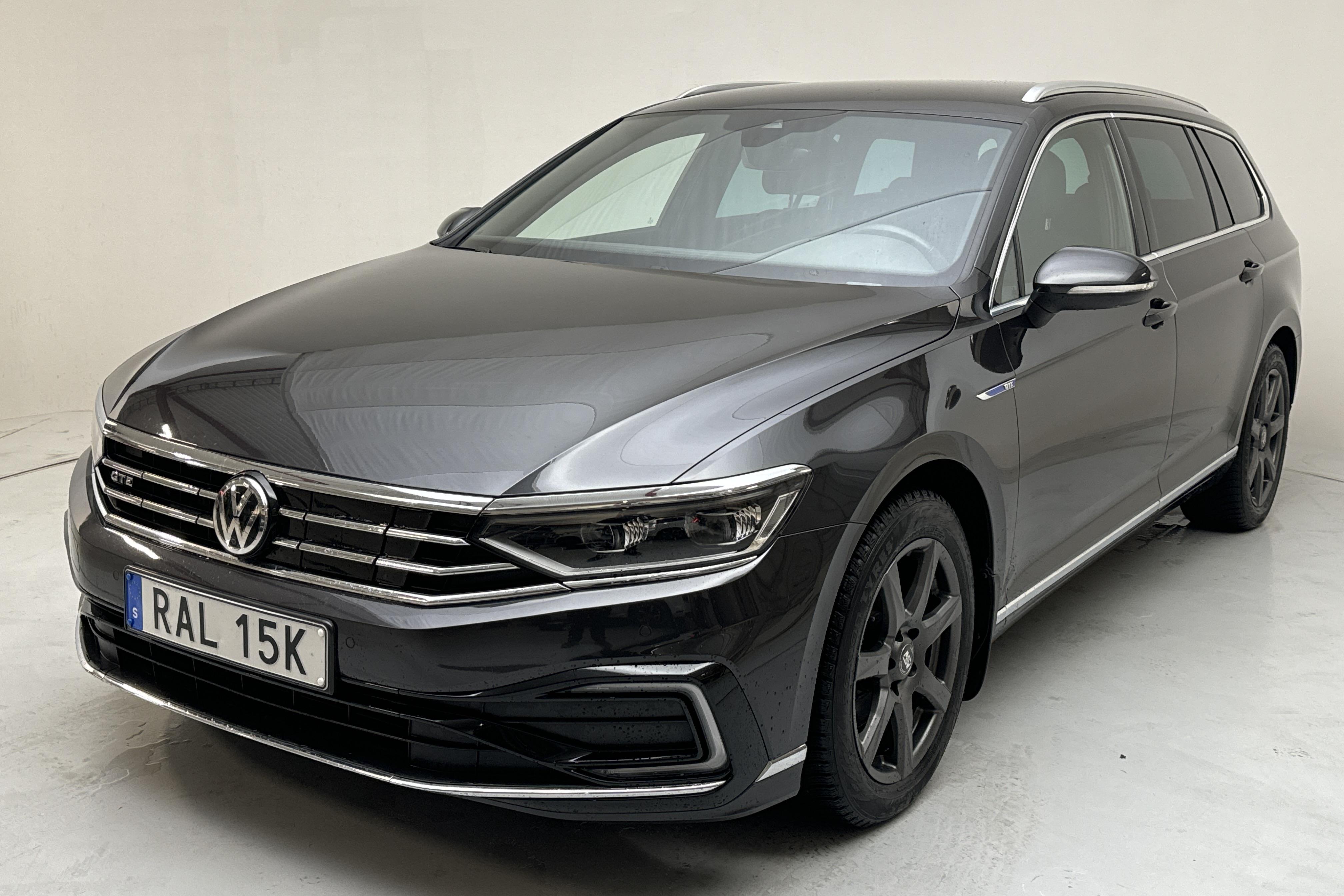 VW Passat 1.4 GTE Sportscombi (218hk) - 8 383 mil - Automat - Dark Grey - 2020