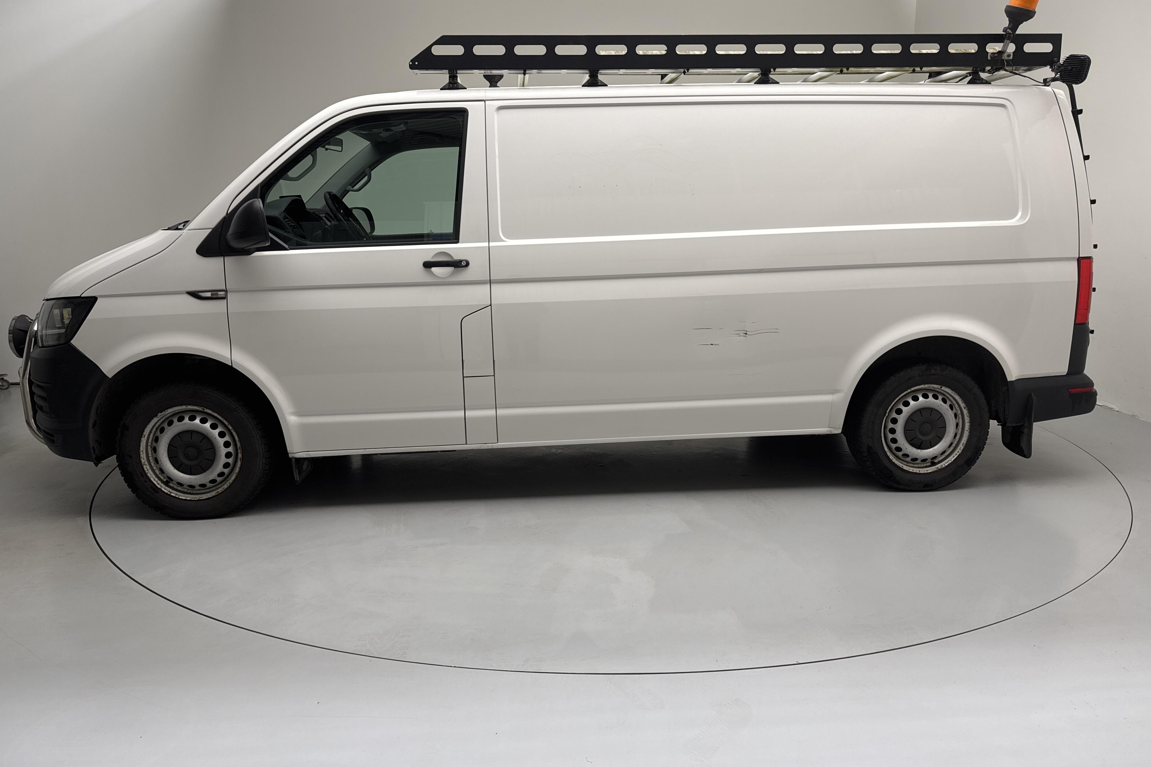 VW Transporter T6 2.0 TDI BMT Skåp 4MOTION (150hk) - 96 140 km - Käsitsi - valge - 2016