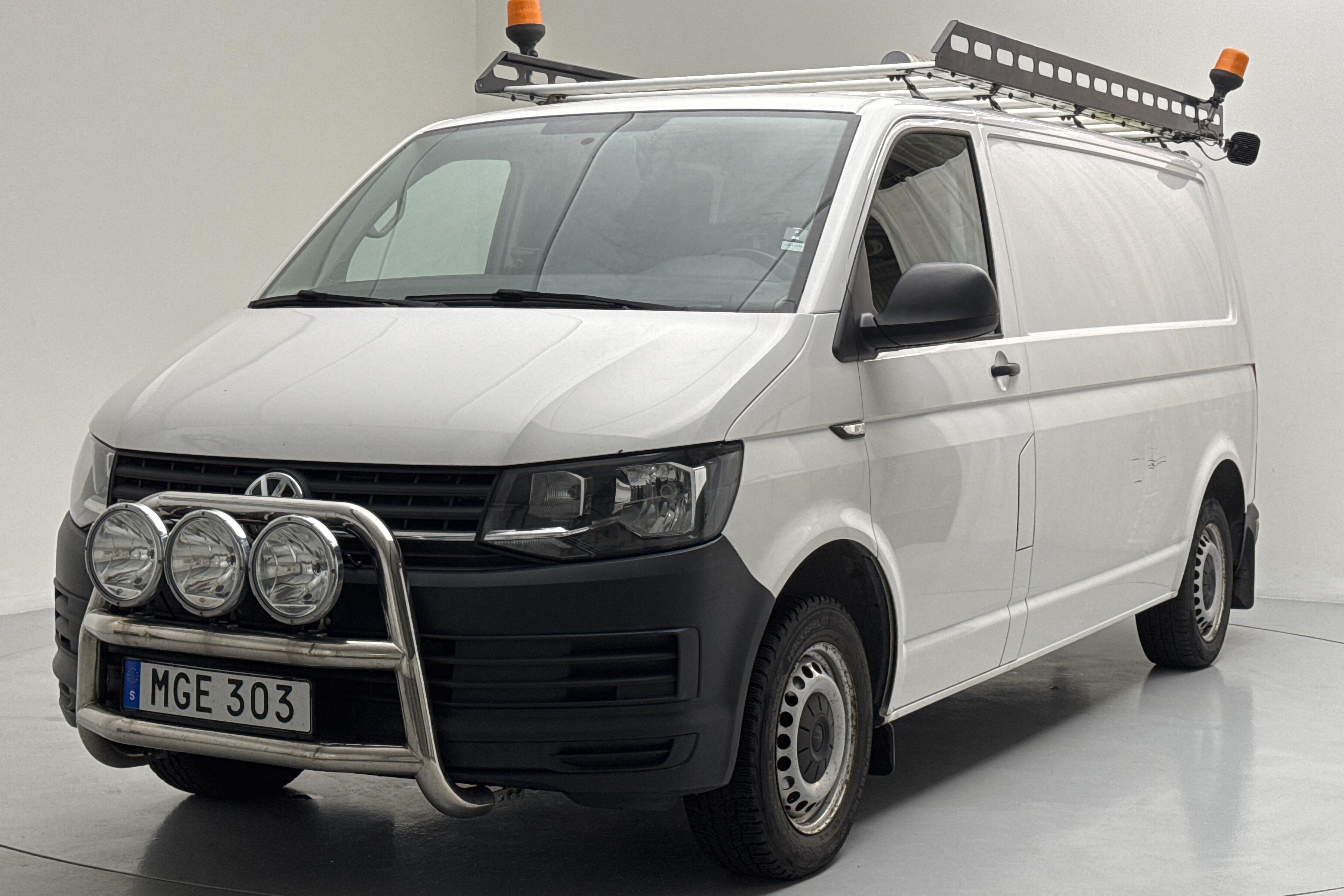 VW Transporter T6 2.0 TDI BMT Skåp 4MOTION (150hk) - 96 140 km - Käsitsi - valge - 2016