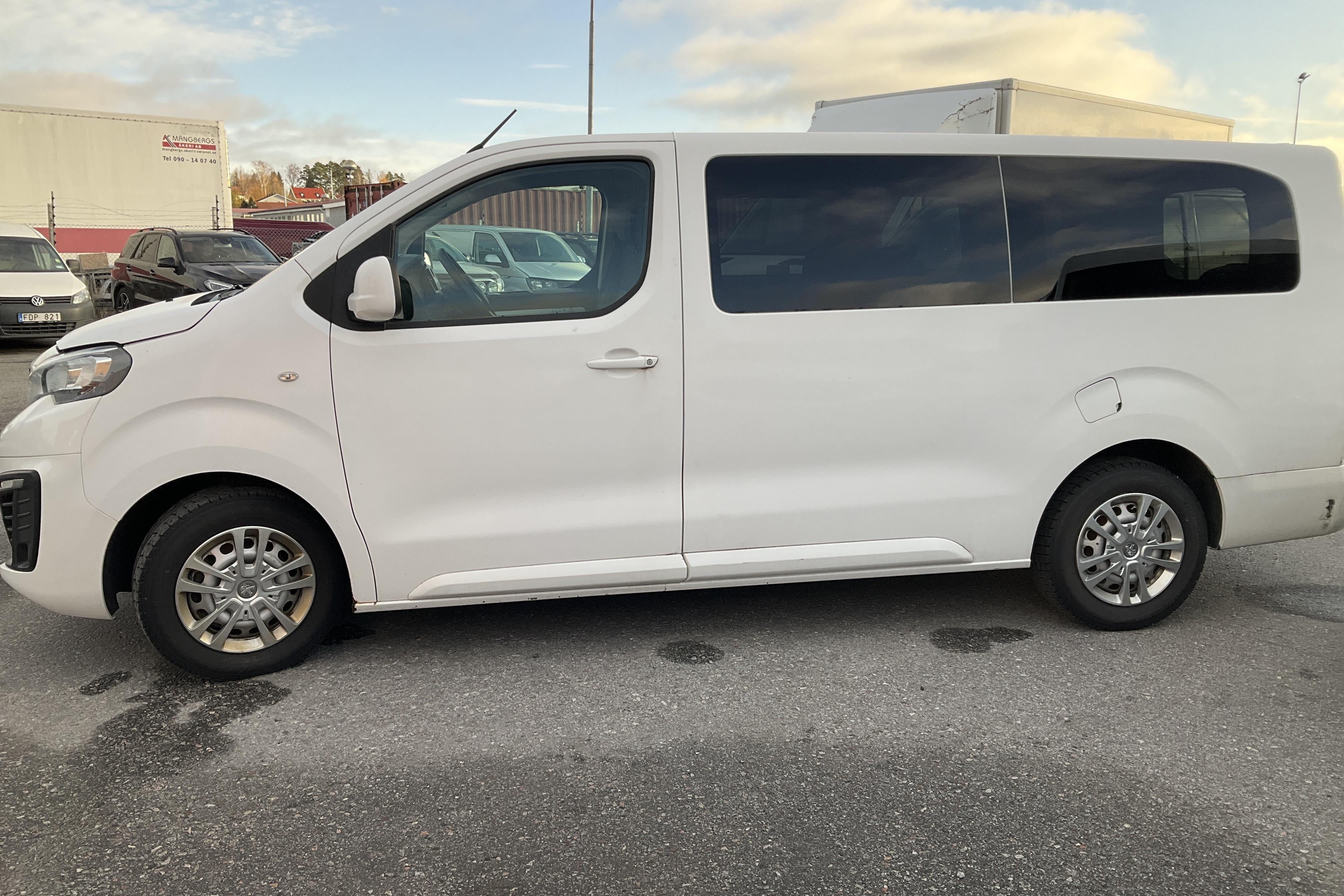 Peugeot Traveller BlueHDi (115hk) - 17 246 mil - Automat - vit - 2018